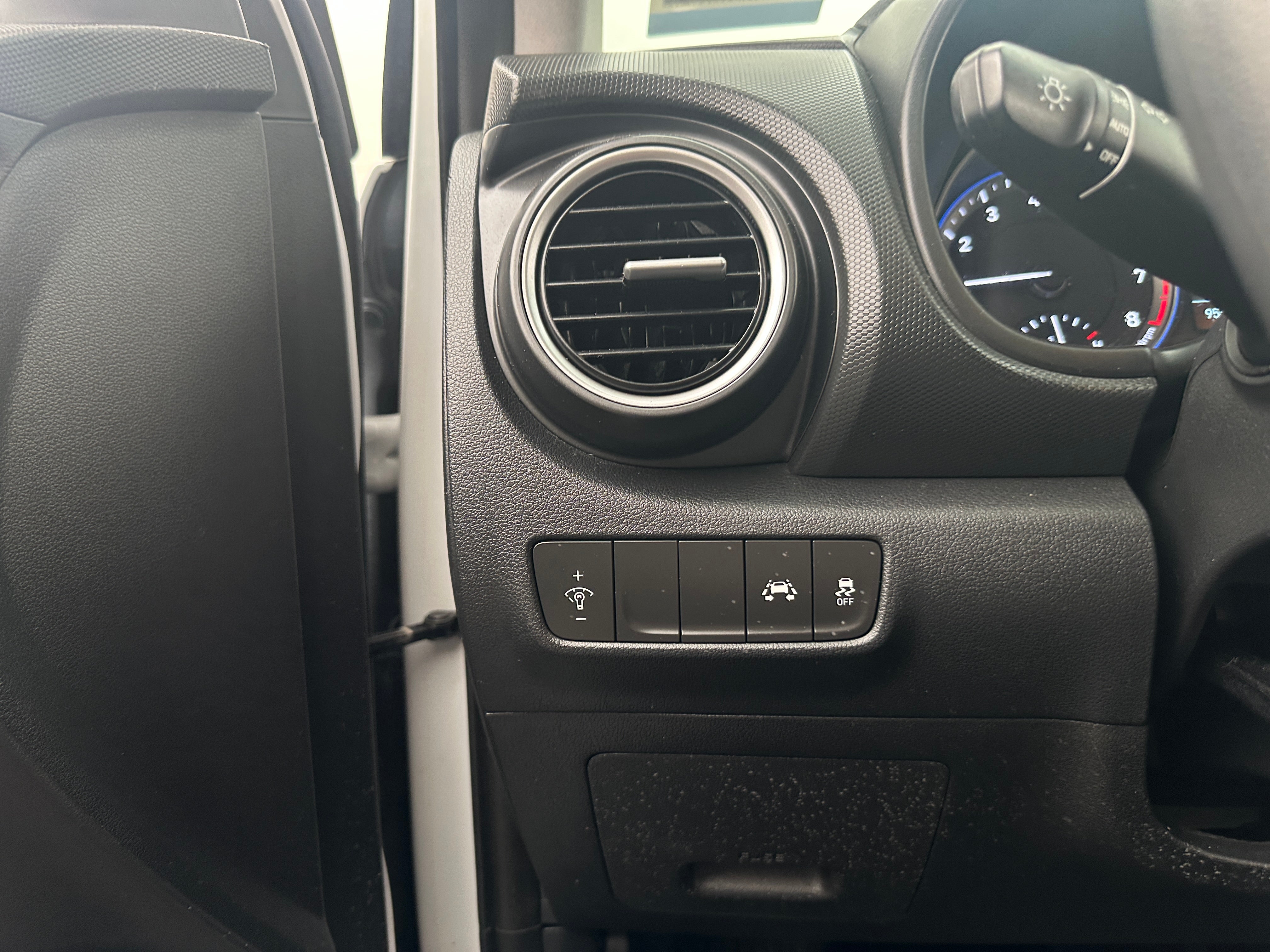 2021 Hyundai Kona SE - Photo 8