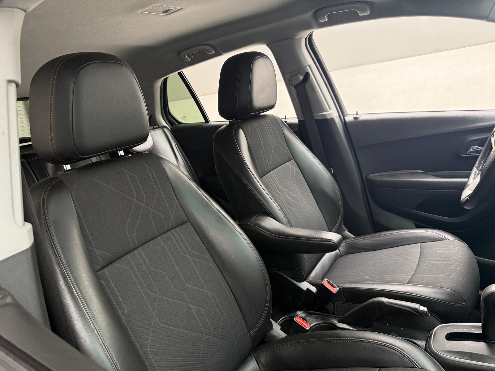 Thumbnail: 2022 Chevrolet Trax - 2