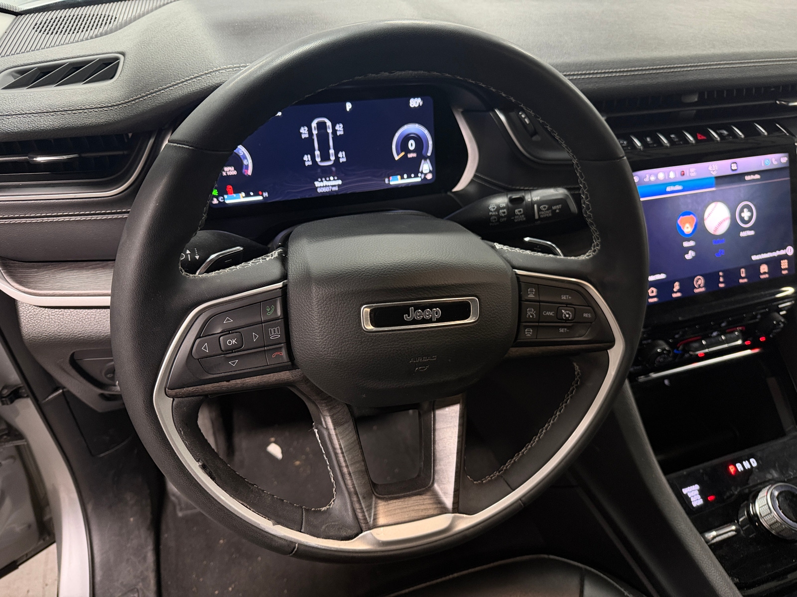 Thumbnail: 2023 Jeep Grand Cherokee L - 4