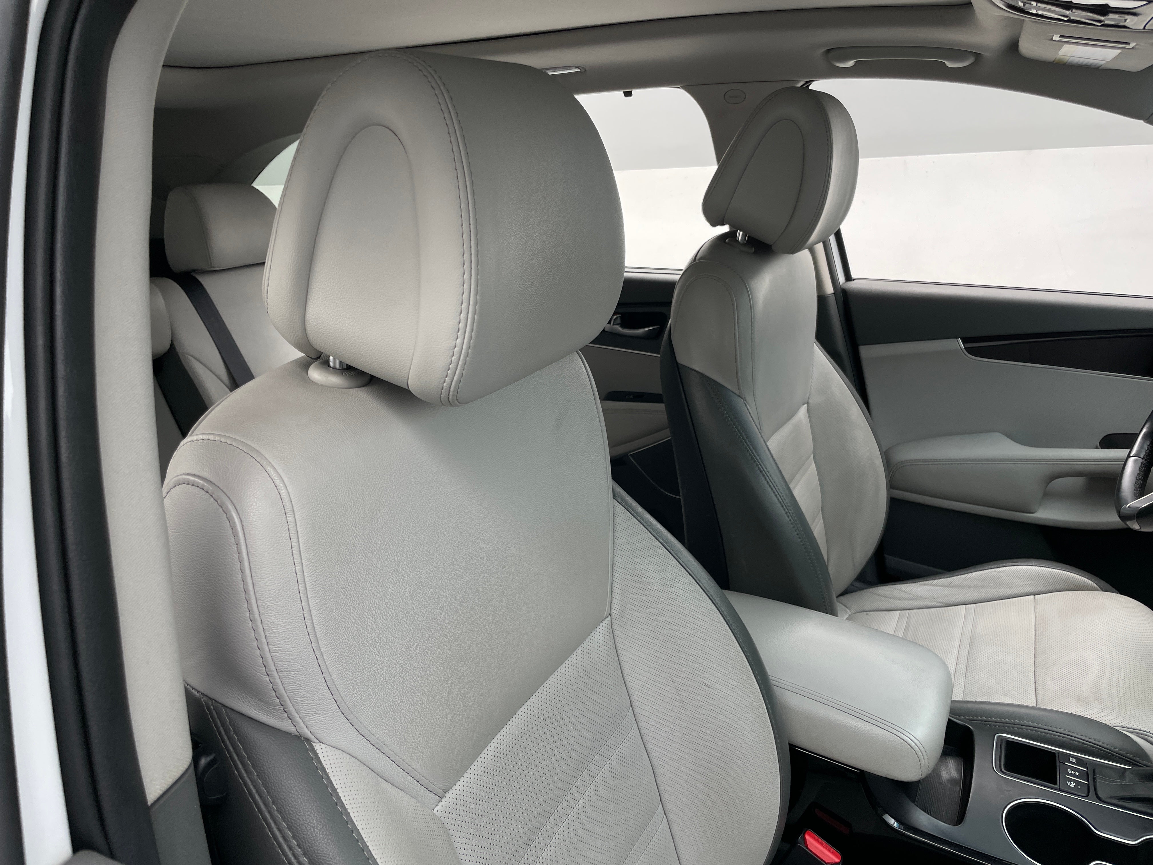 Used 2016 Kia Sorento SX with VIN 5XYPKDA51GG167269 for sale in Pewaukee, WI