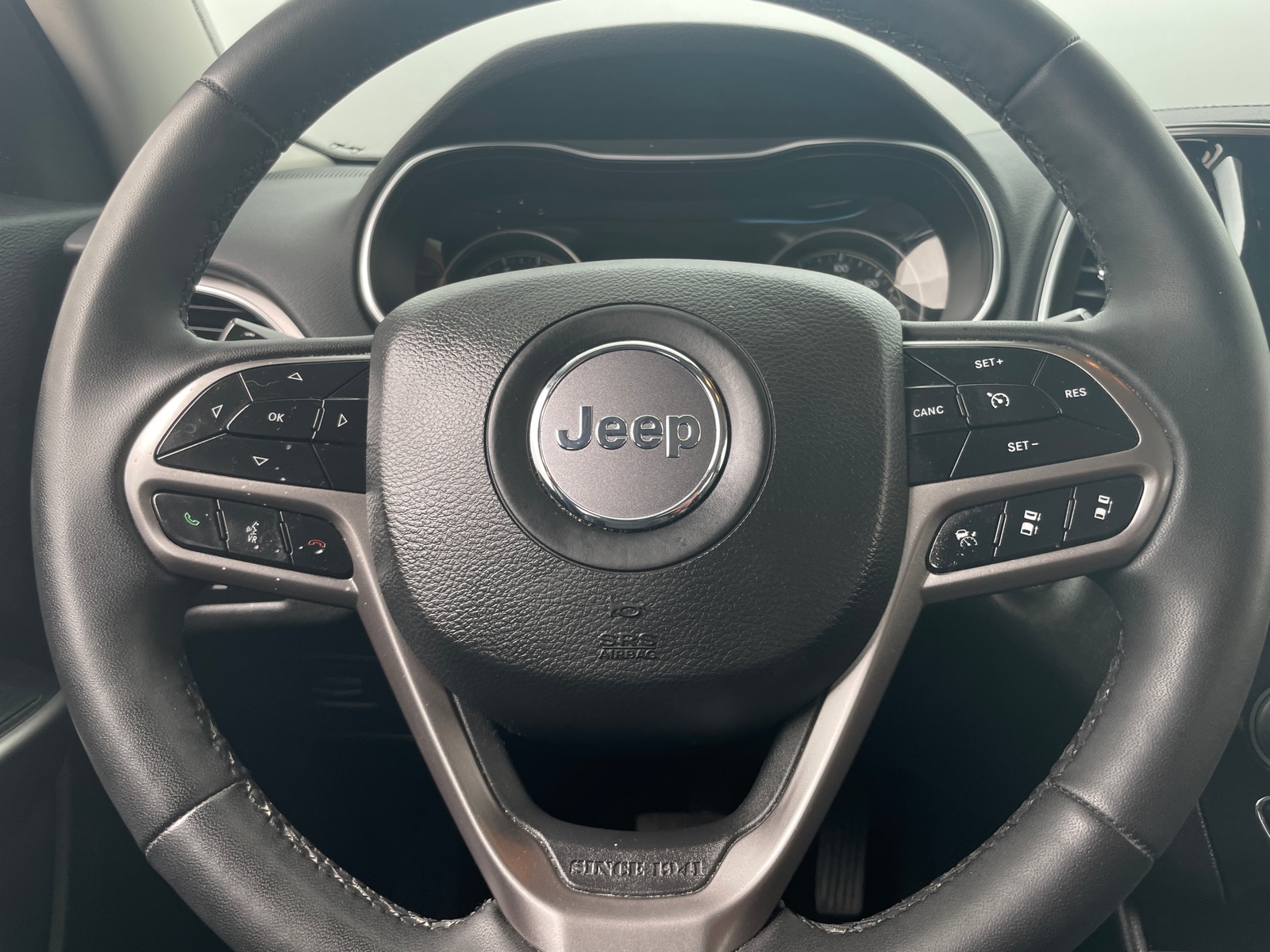 Thumbnail: 2021 Jeep Cherokee - 4
