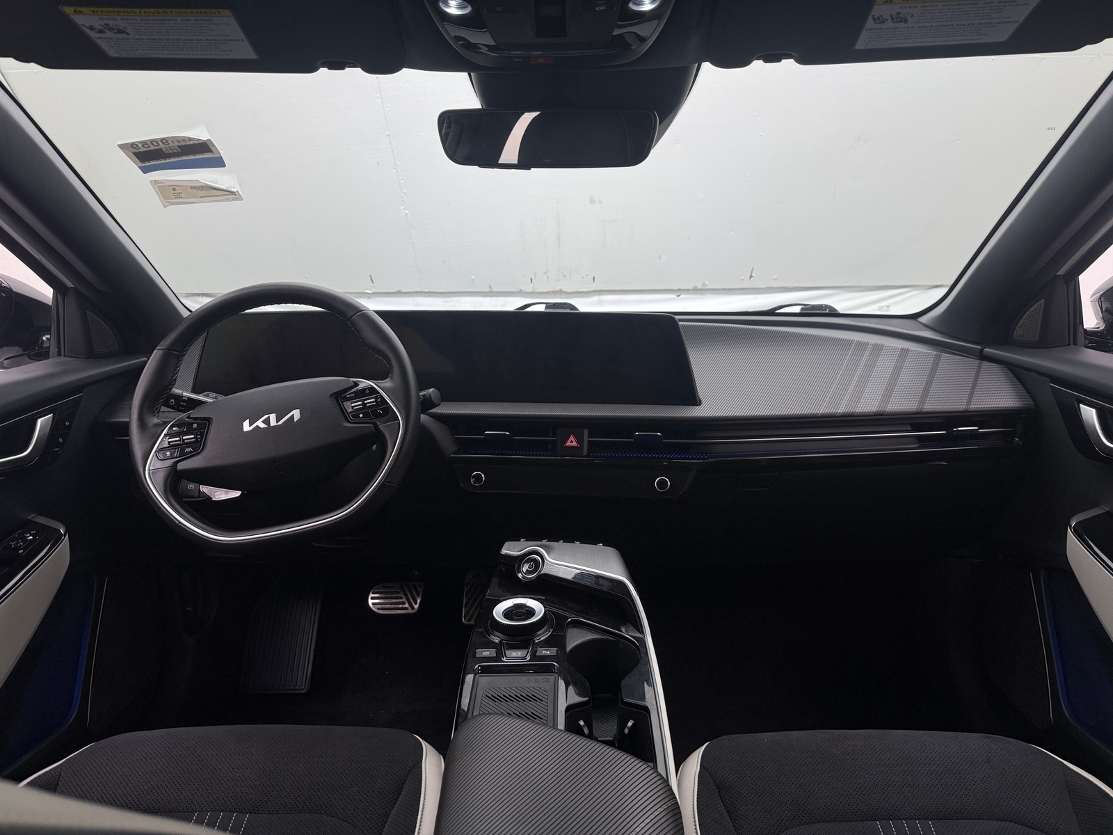 Thumbnail: 2023 Kia EV6 - 2
