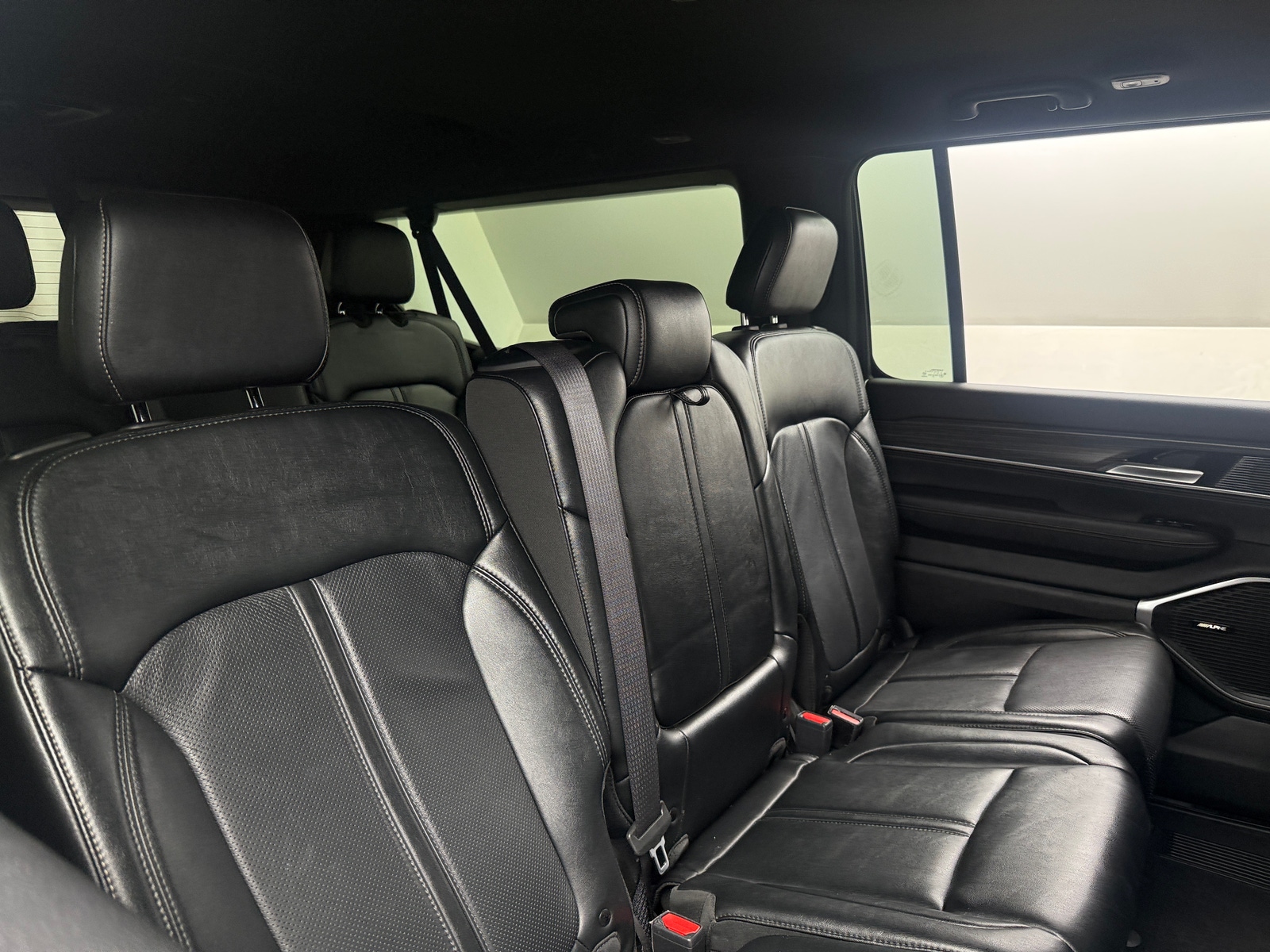 Thumbnail: 2024 Jeep Wagoneer - 5