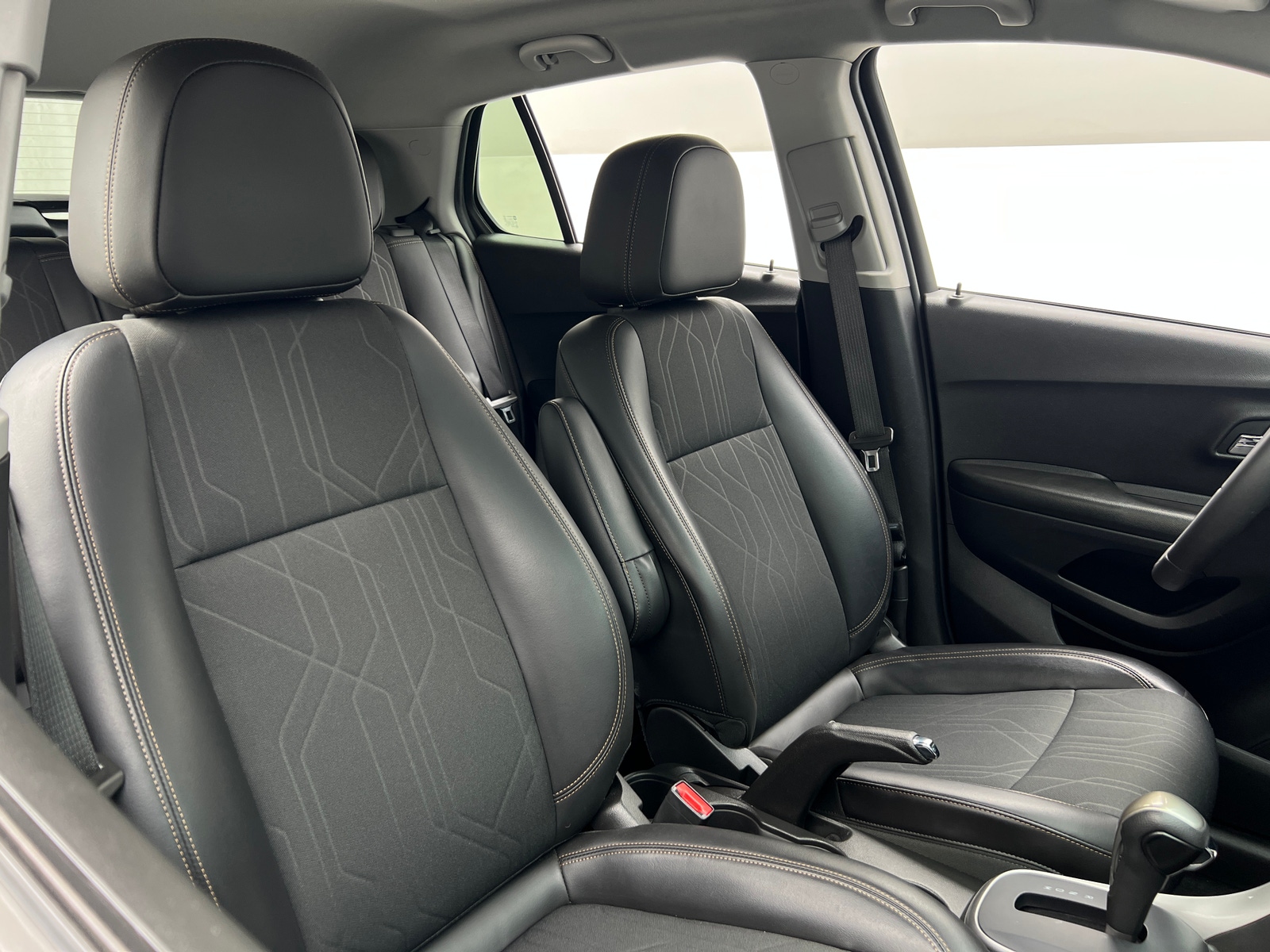 Thumbnail: 2022 Chevrolet Trax - 2