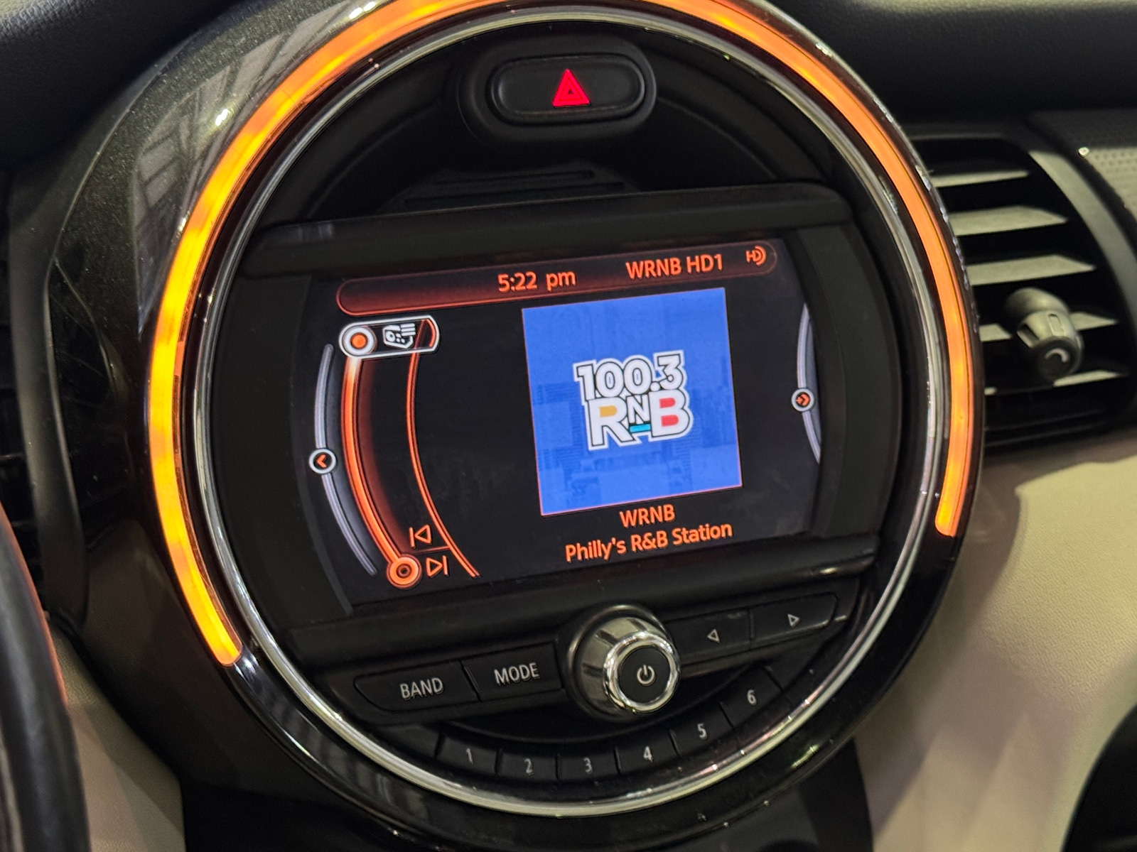 Thumbnail: 2015 MINI Cooper Hardtop - 4