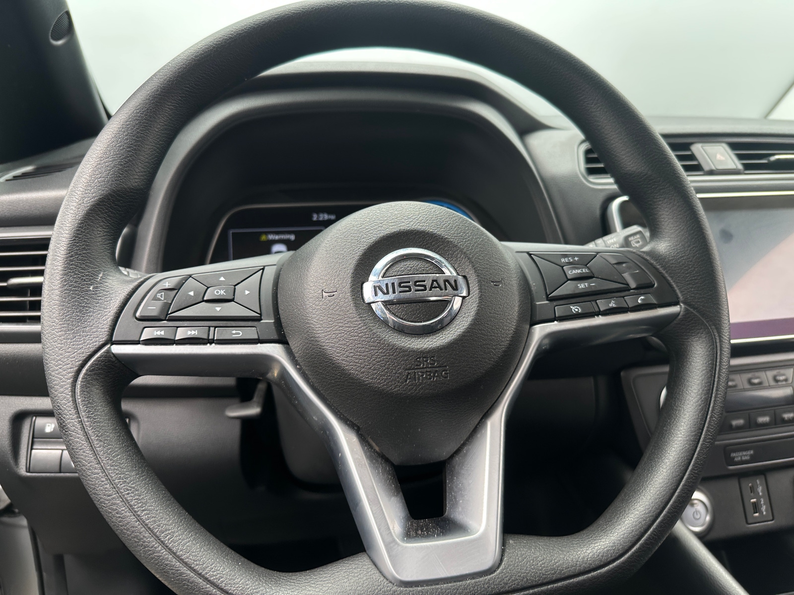 Thumbnail: 2022 Nissan Leaf - 5