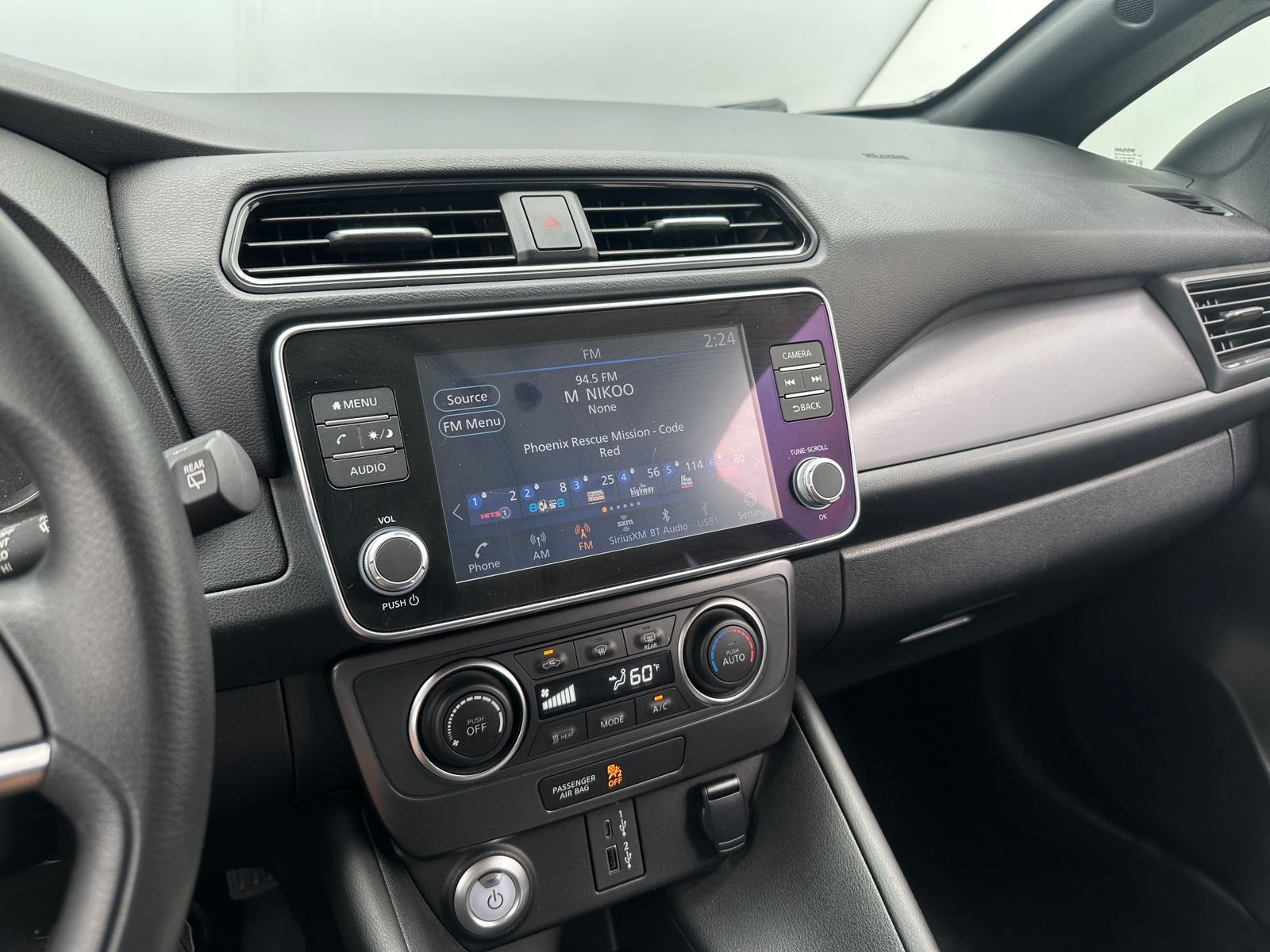 Thumbnail: 2022 Nissan Leaf - 4