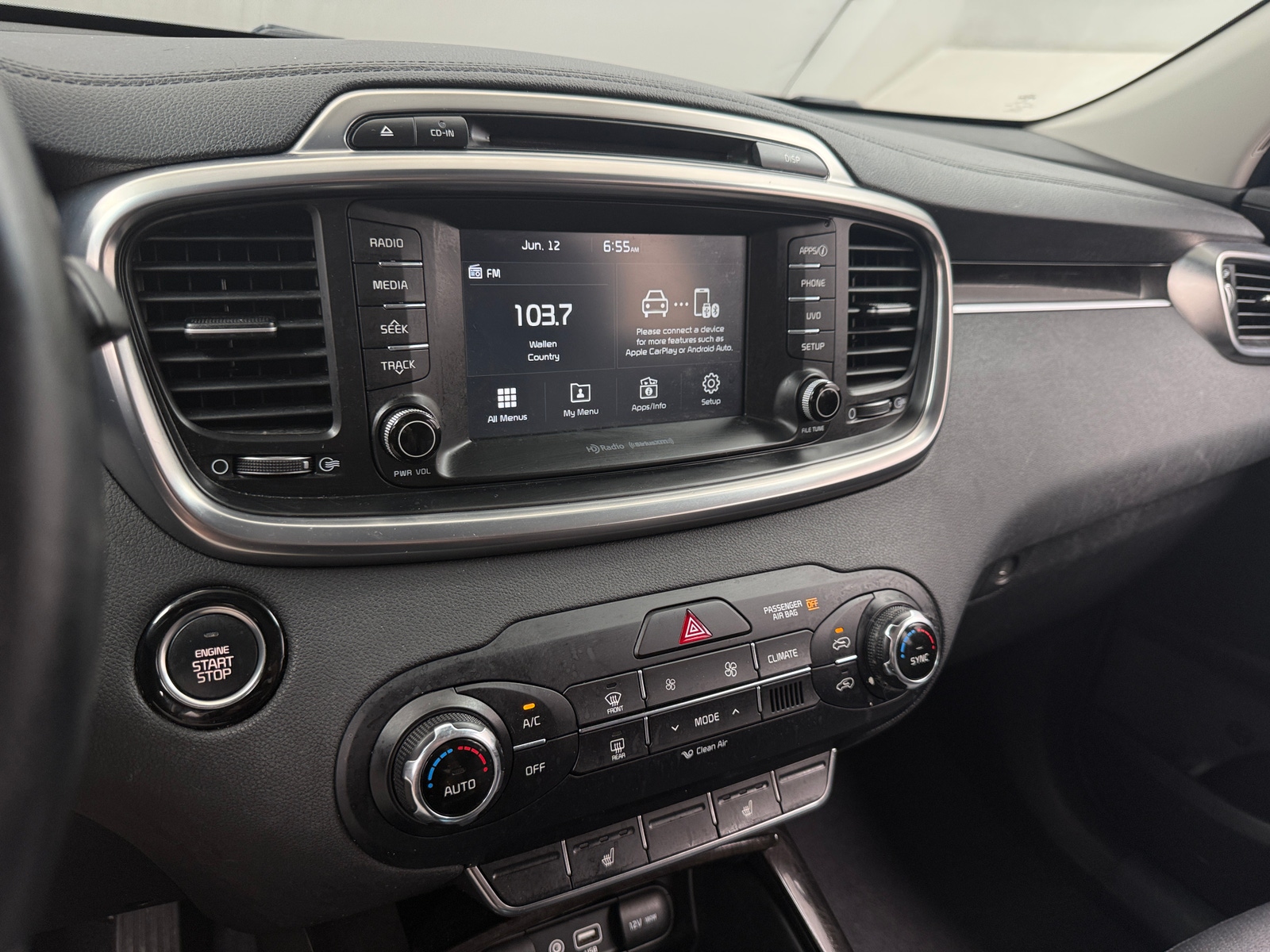 Thumbnail: 2017 Kia Sorento - 3
