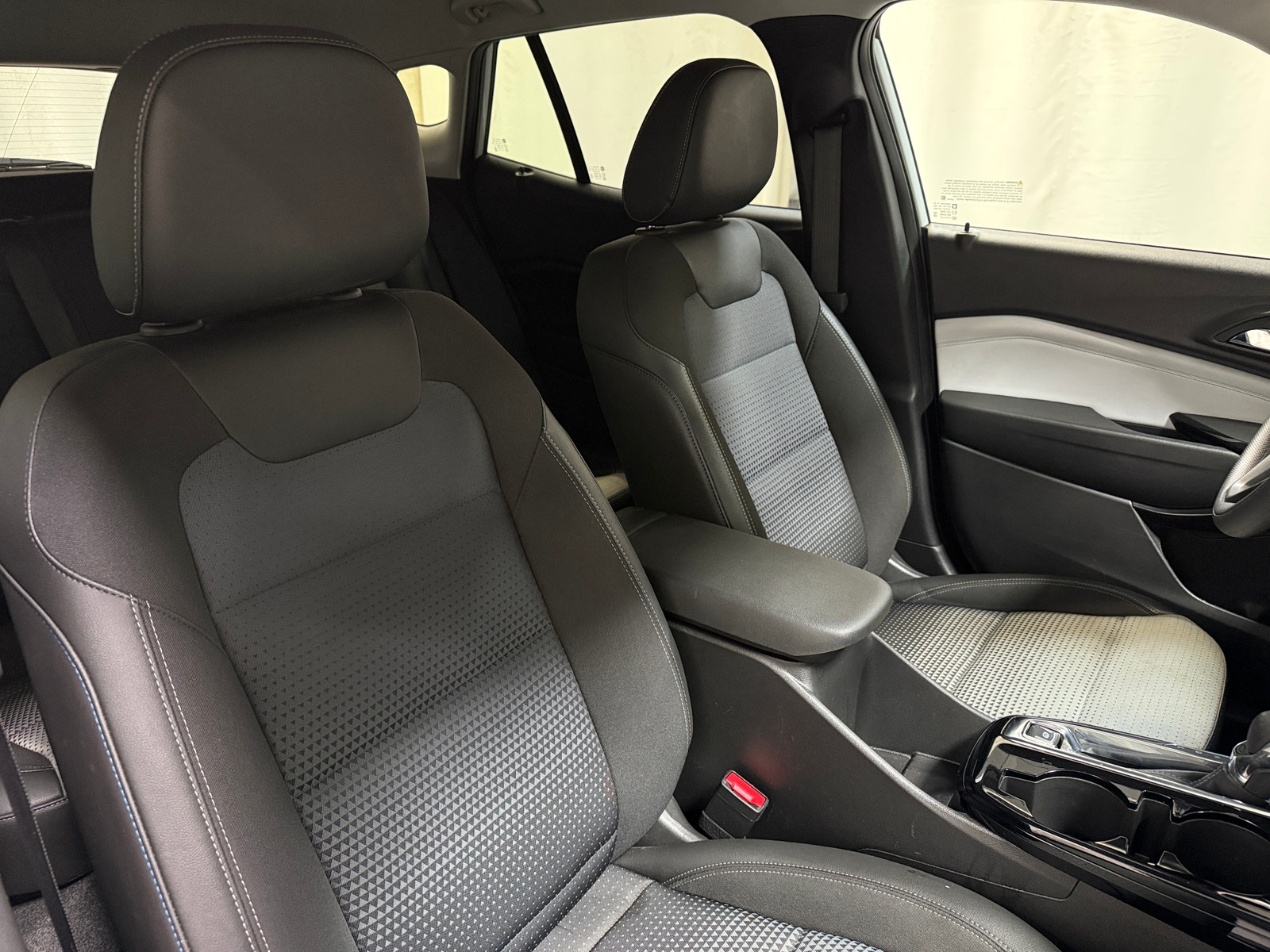 Thumbnail: 2025 Chevrolet Trax - 2