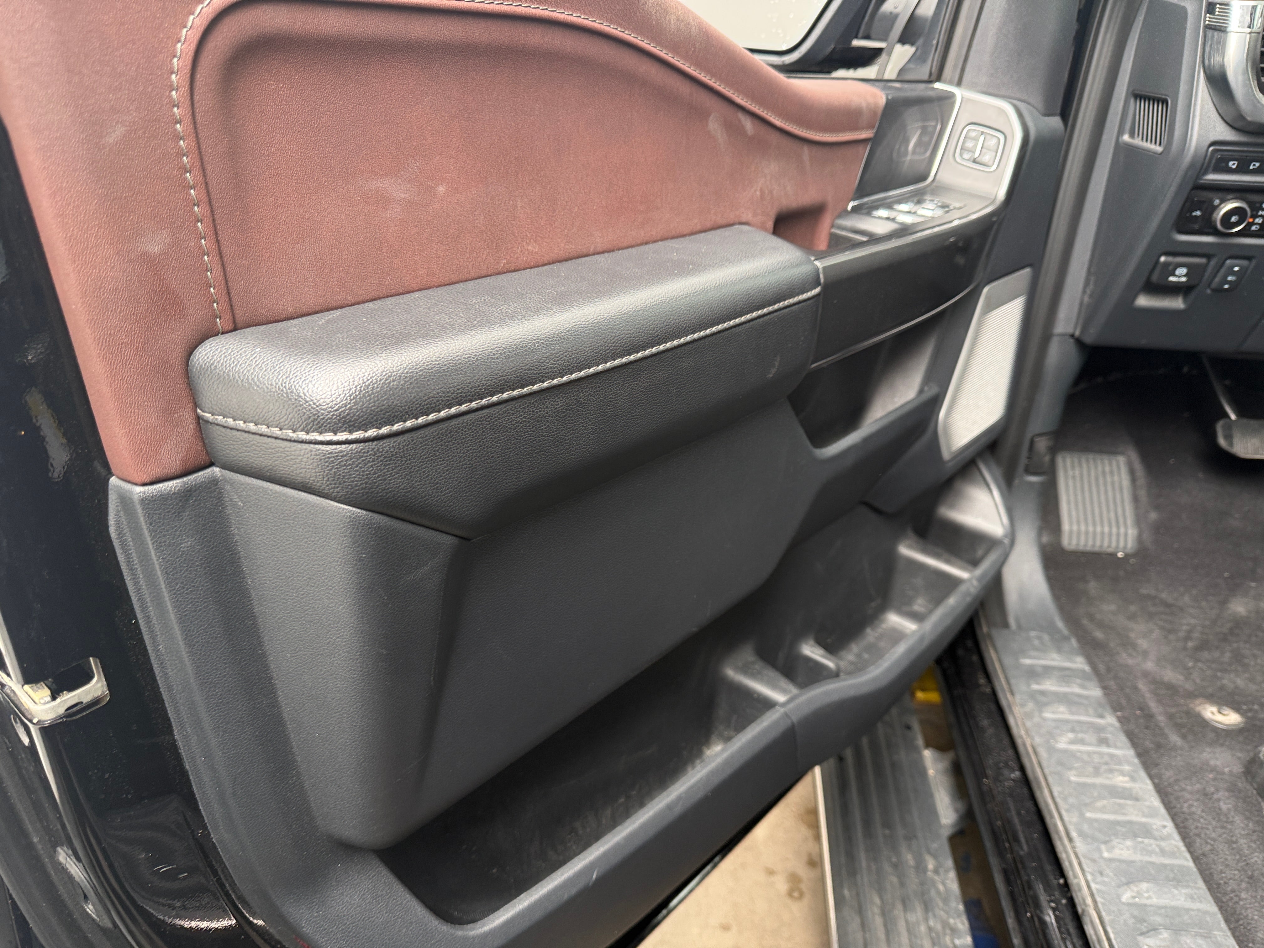 2023 Ford F-150 Lariat - Photo 2