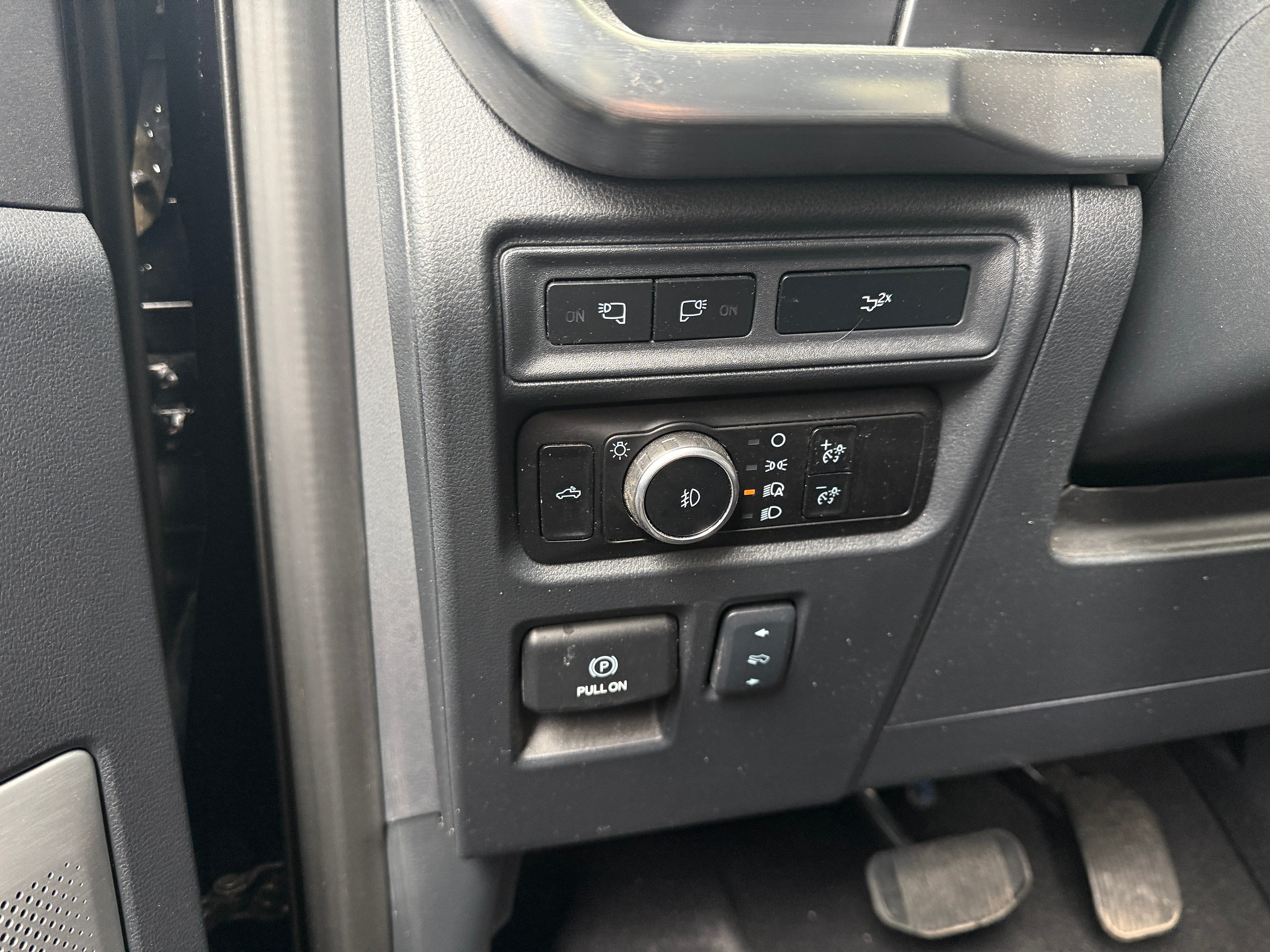 2023 Ford F-150 Lariat - Photo 11