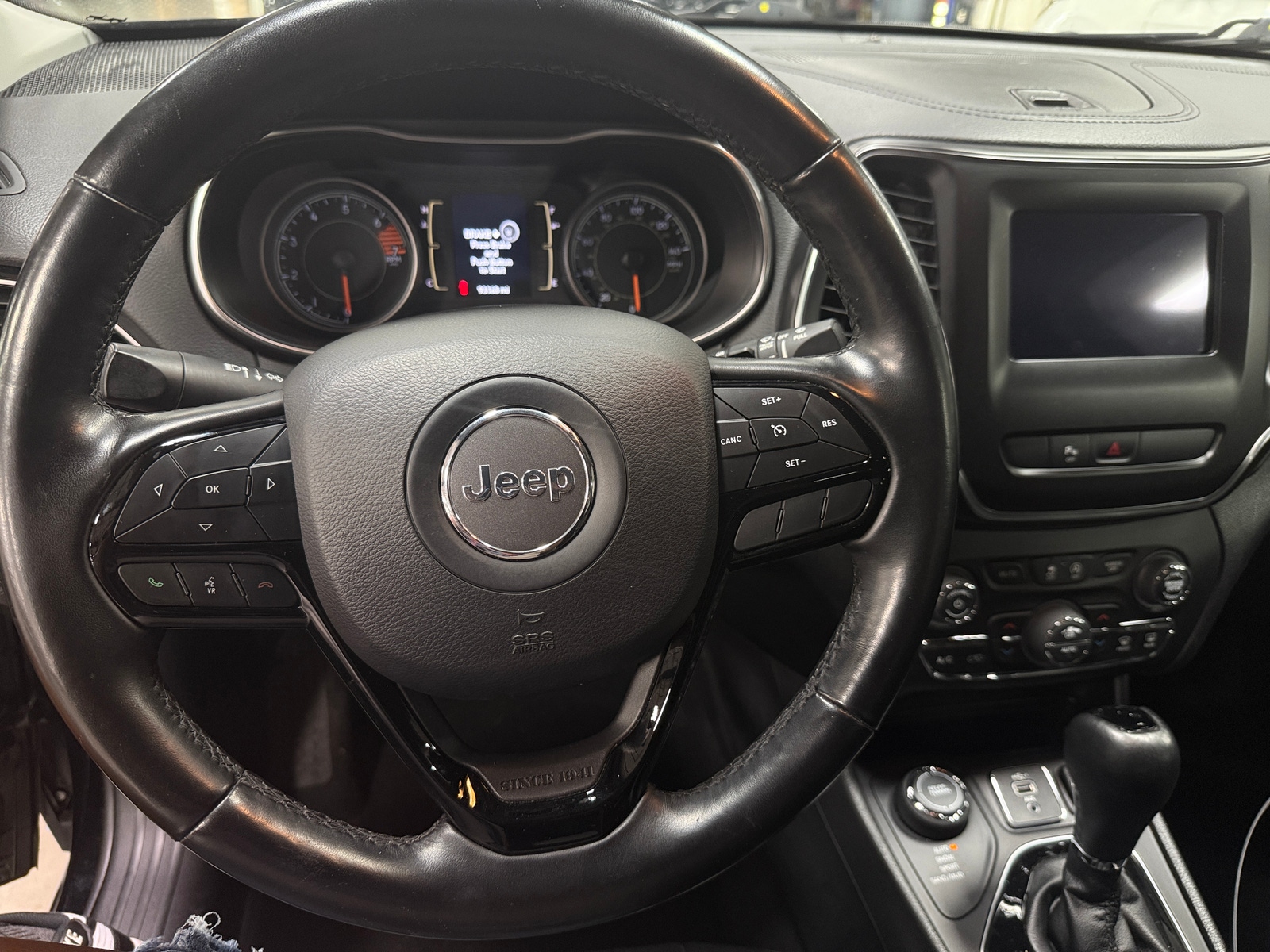 Thumbnail: 2020 Jeep Cherokee - 5