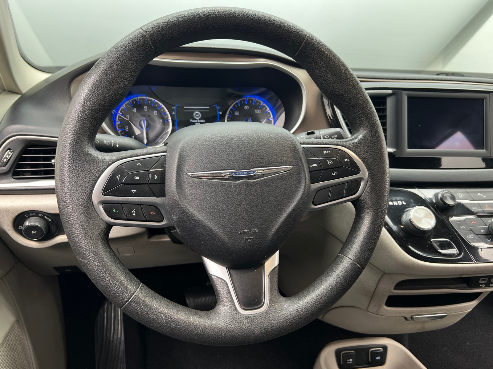 Thumbnail: 2018 Chrysler Pacifica - 5