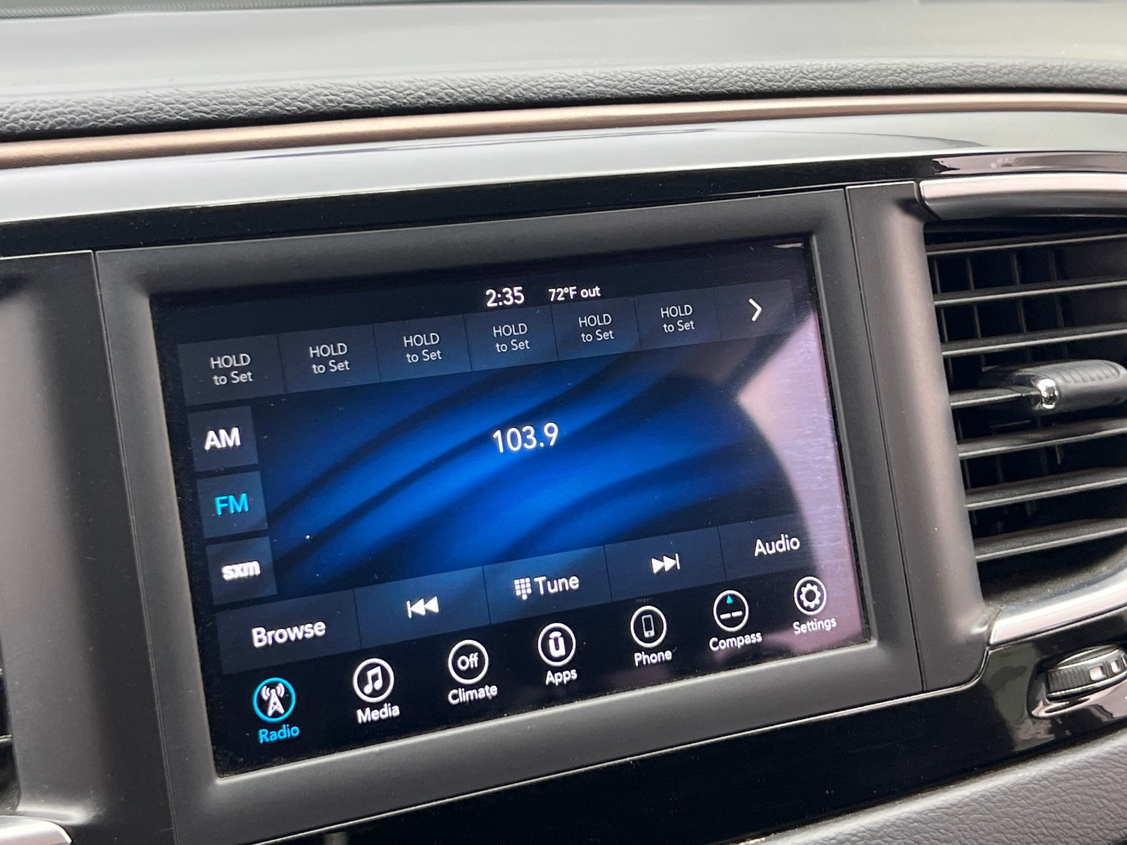 Thumbnail: 2018 Chrysler Pacifica - 4