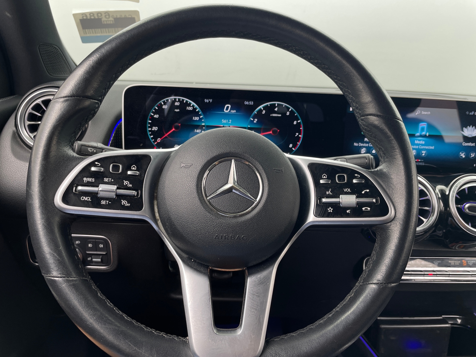 Thumbnail: 2020 Mercedes-Benz GLB - 4