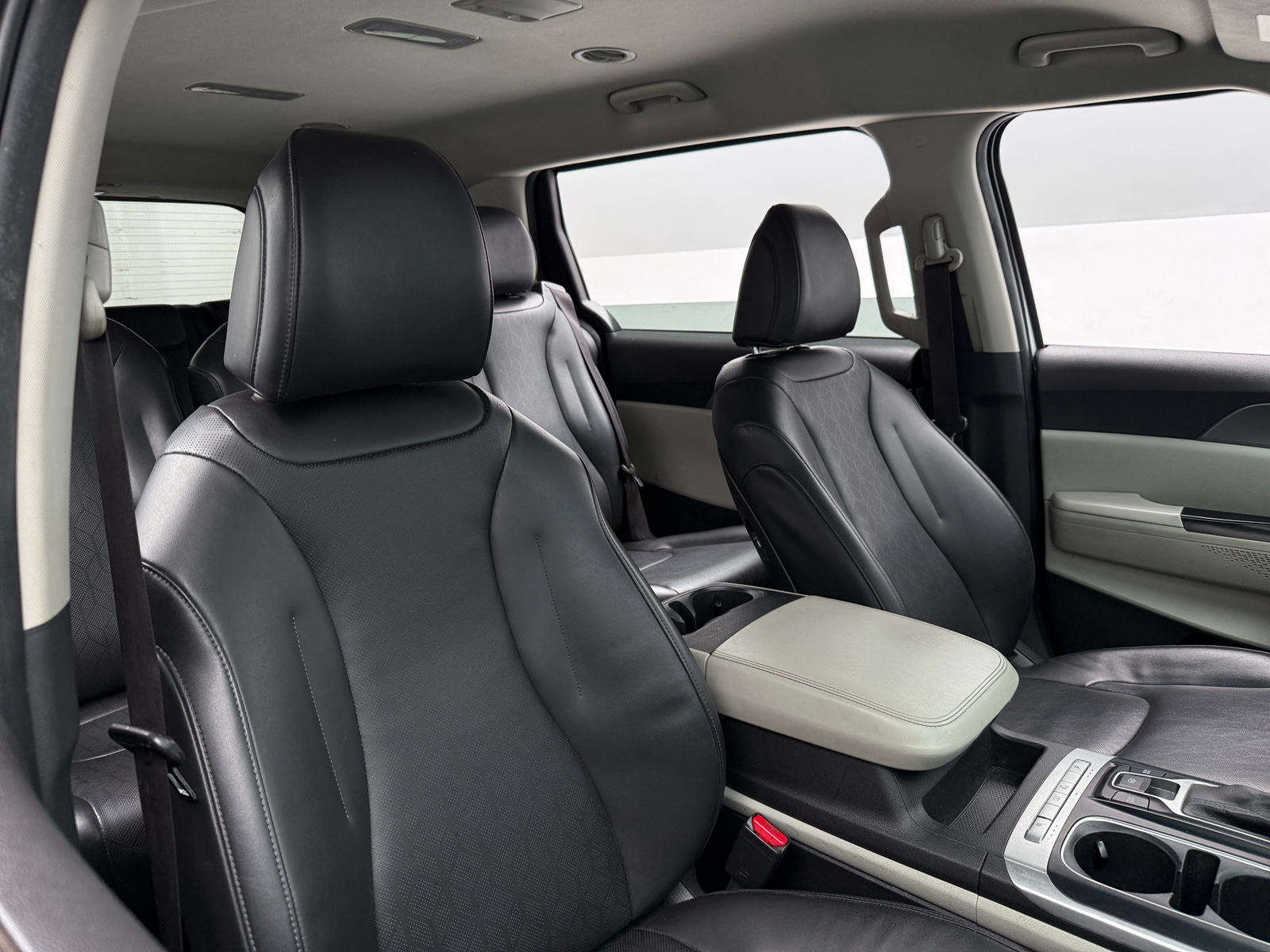 Thumbnail: 2022 Kia Carnival - 2