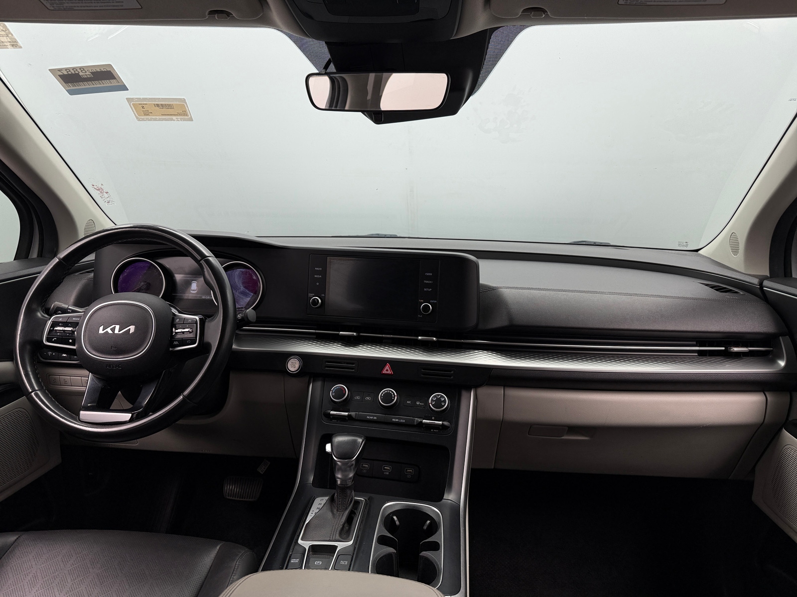 Thumbnail: 2022 Kia Carnival - 3