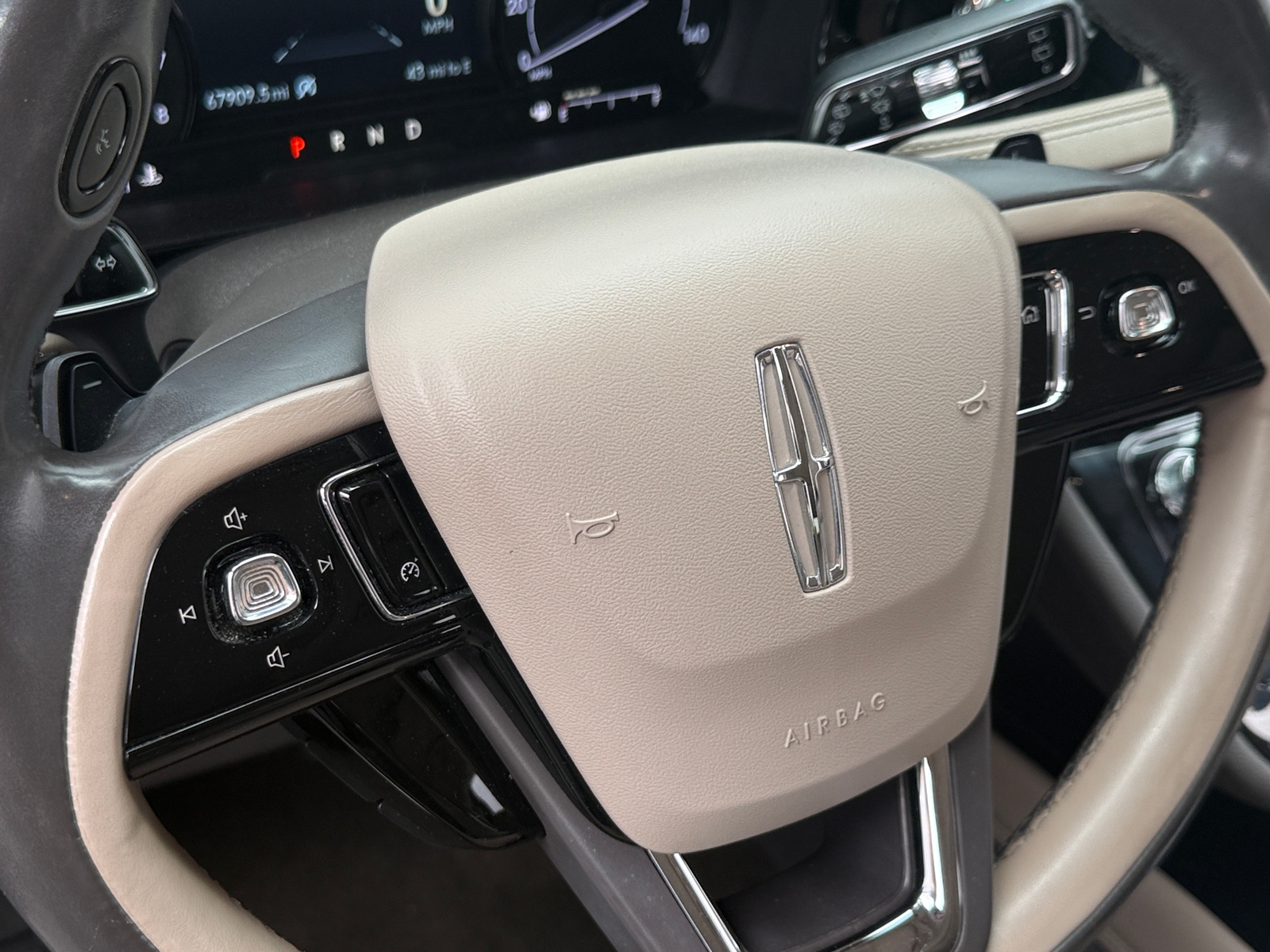 Thumbnail: 2020 Lincoln Corsair - 4