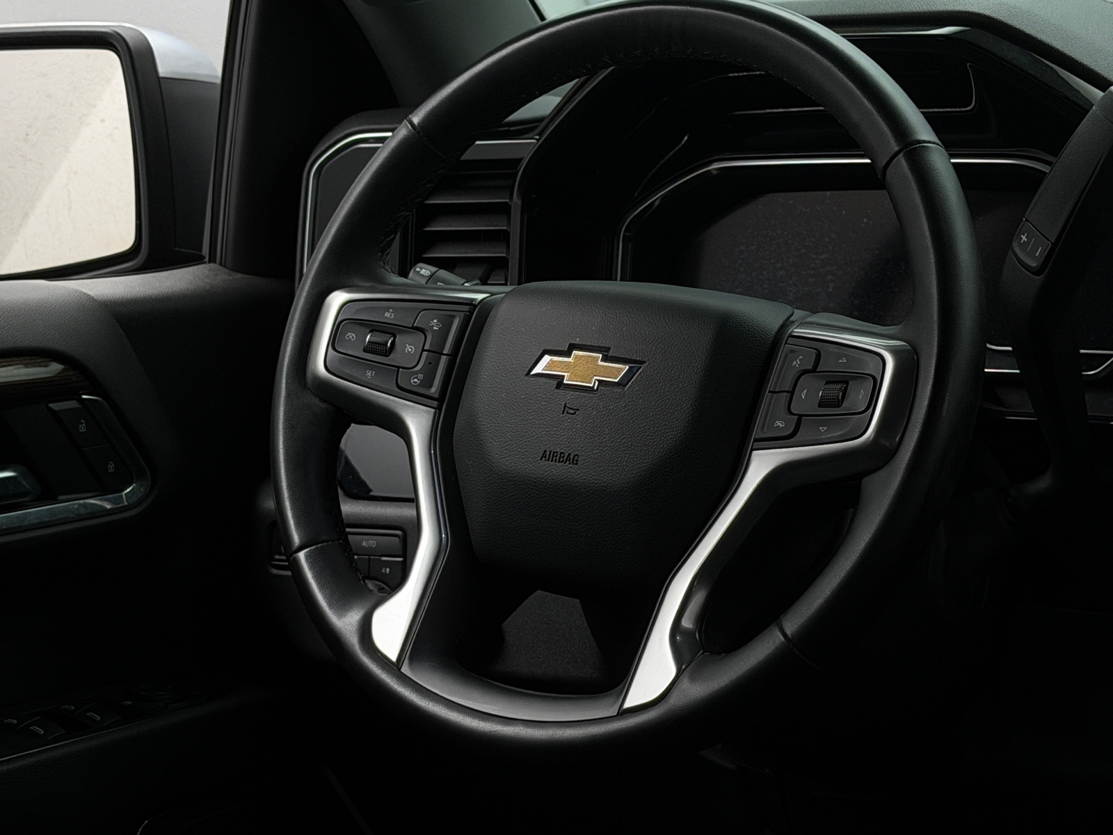 Thumbnail: 2023 Chevrolet Silverado 1500 - 5
