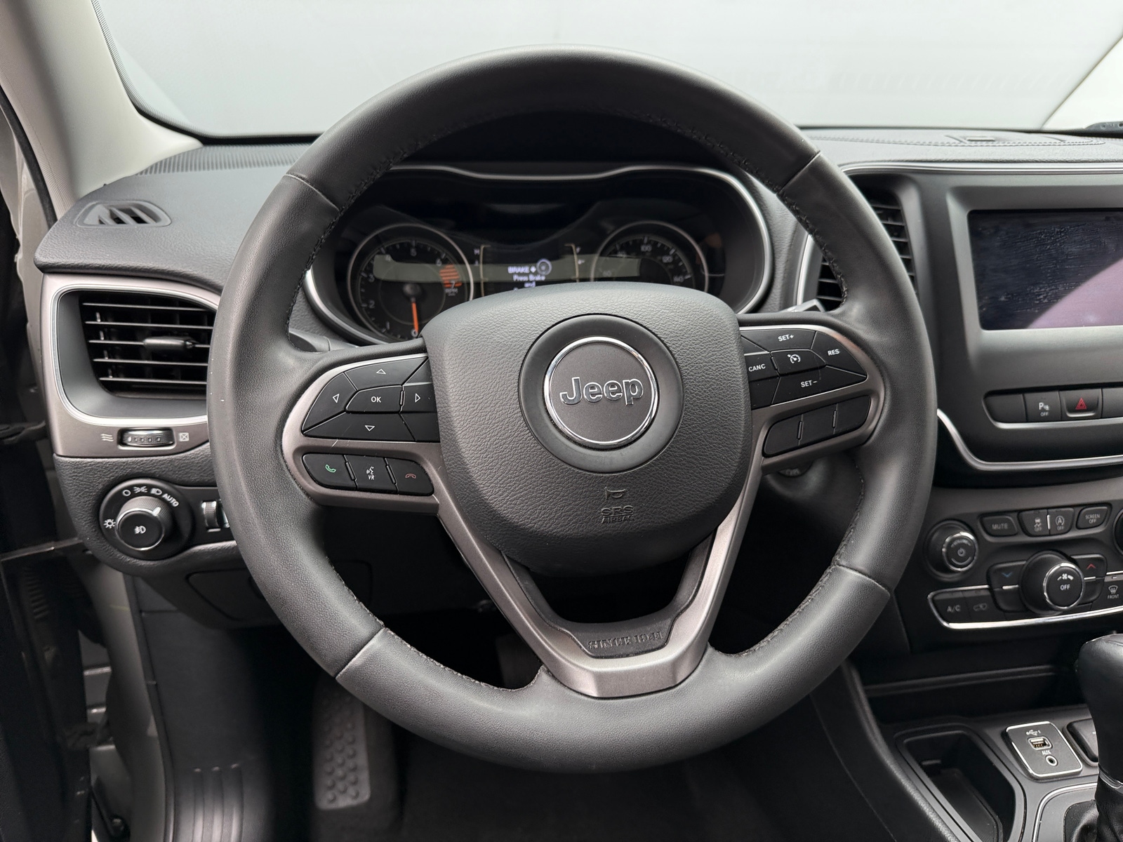Thumbnail: 2020 Jeep Cherokee - 4