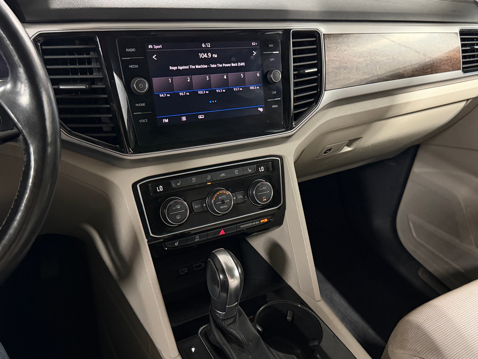 Thumbnail: 2018 Volkswagen Atlas - 3
