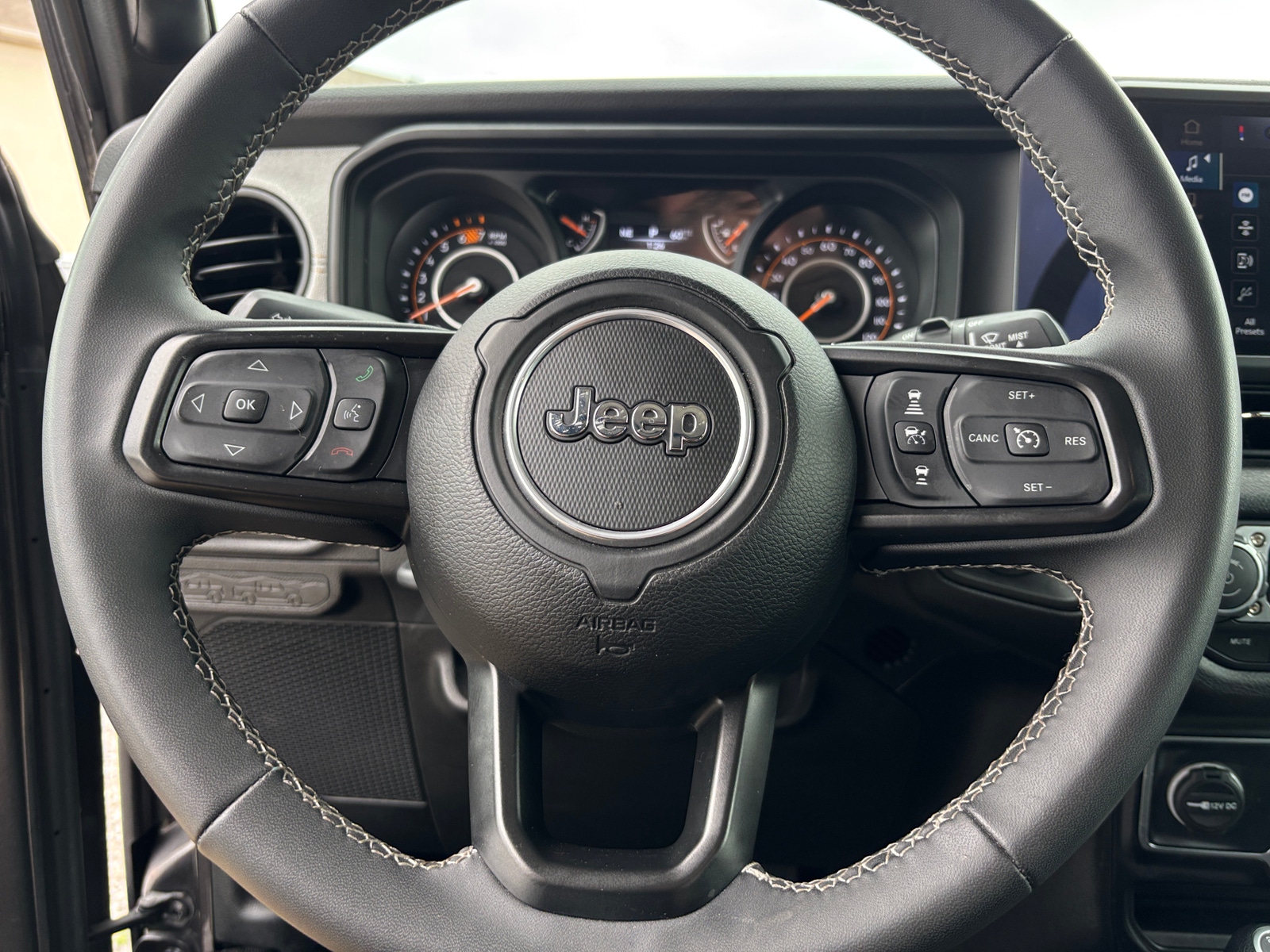 Thumbnail: 2025 Jeep Wrangler - 5