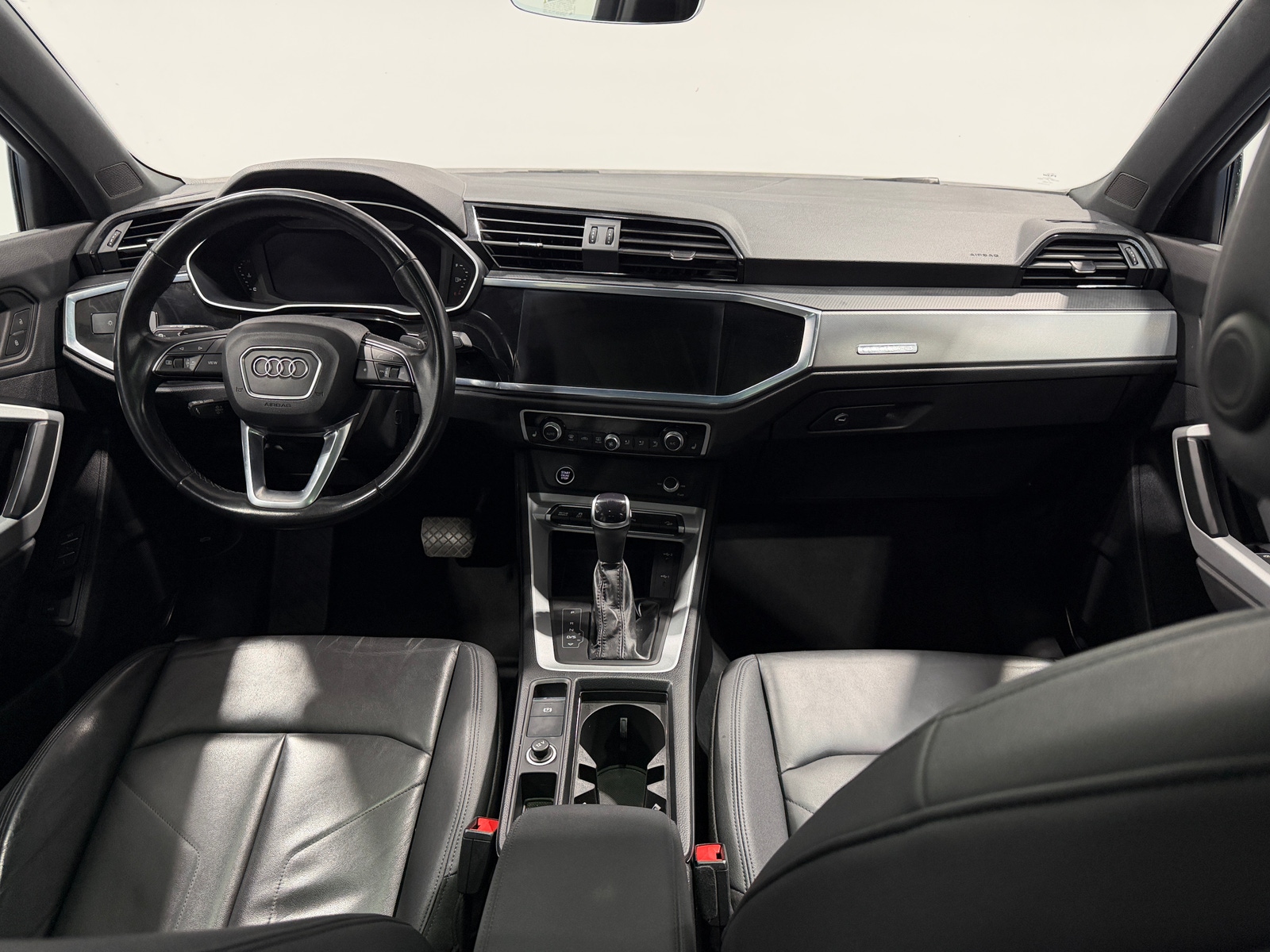 Thumbnail: 2023 Audi Q3 - 2
