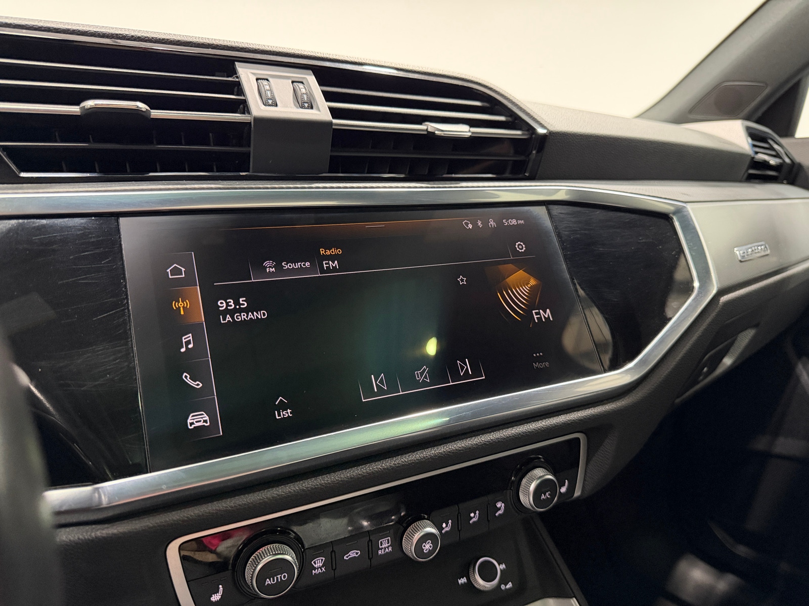 Thumbnail: 2023 Audi Q3 - 3