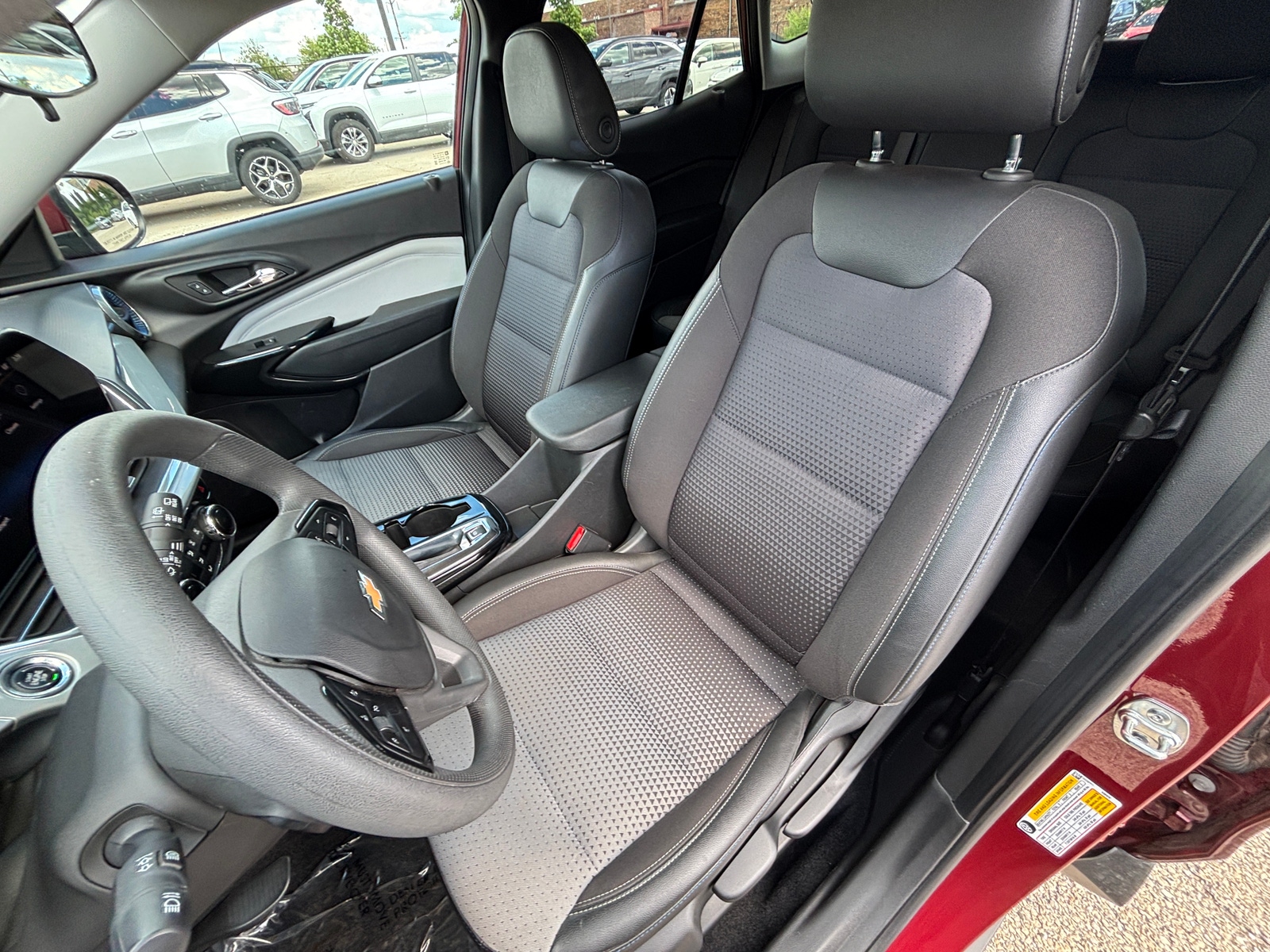 Thumbnail: 2025 Chevrolet Trax - 2
