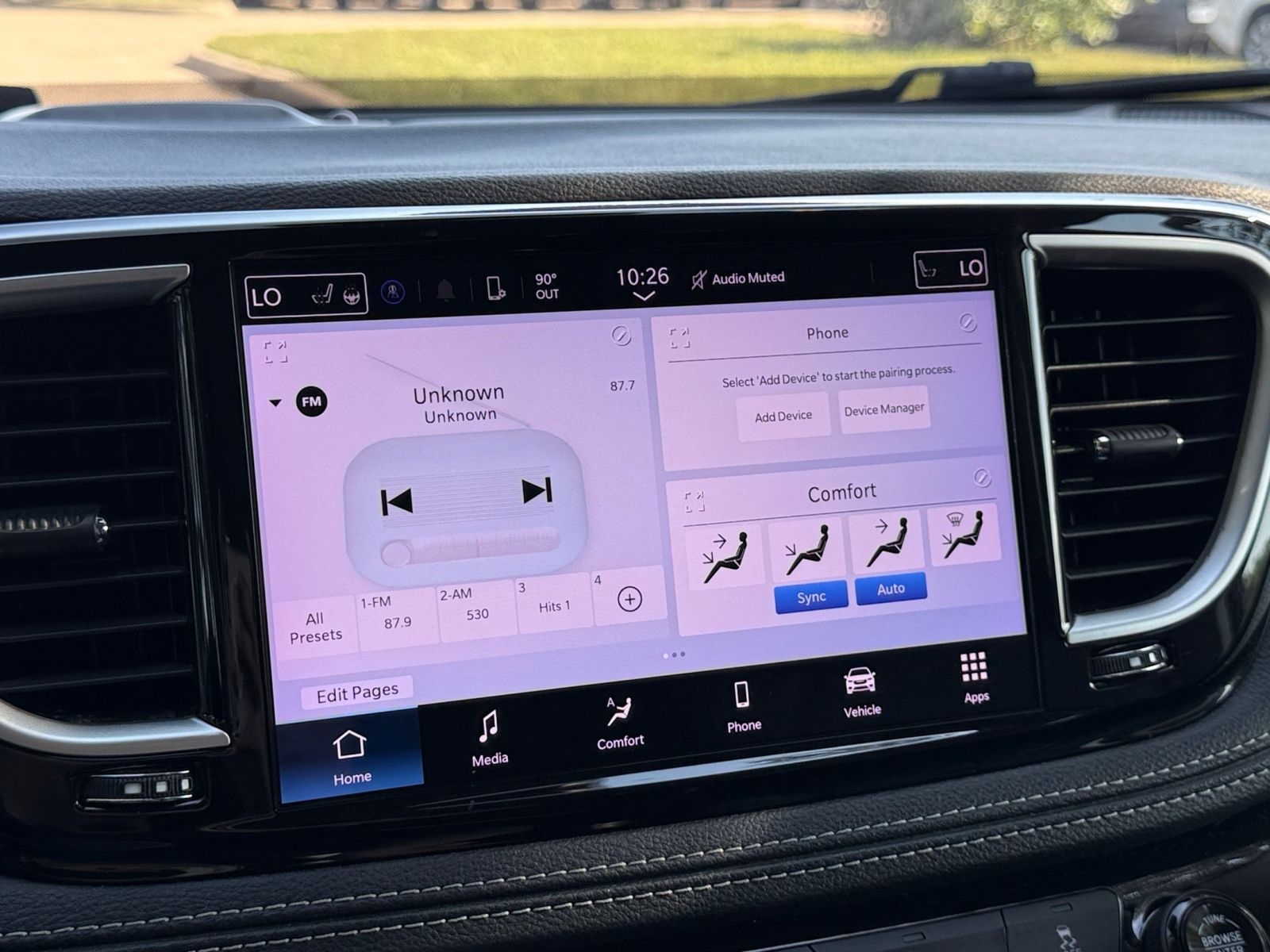 Thumbnail: 2023 Chrysler Pacifica - 4