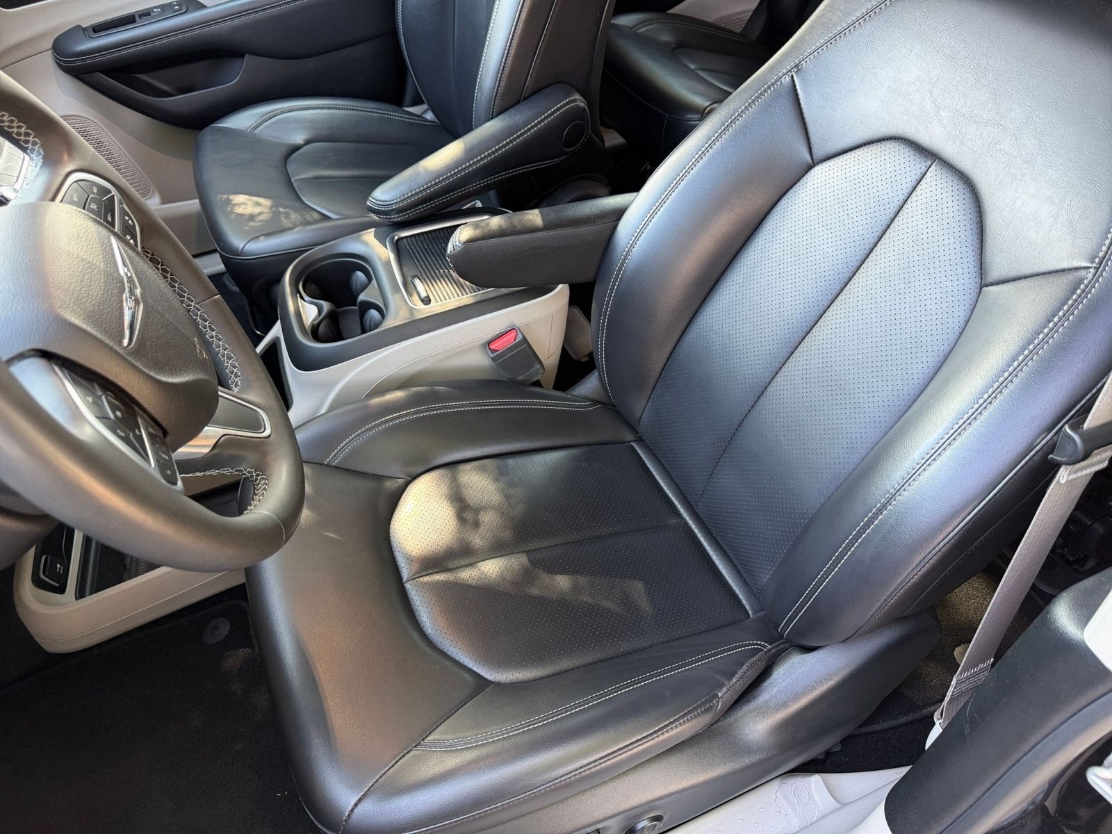 Thumbnail: 2023 Chrysler Pacifica - 2