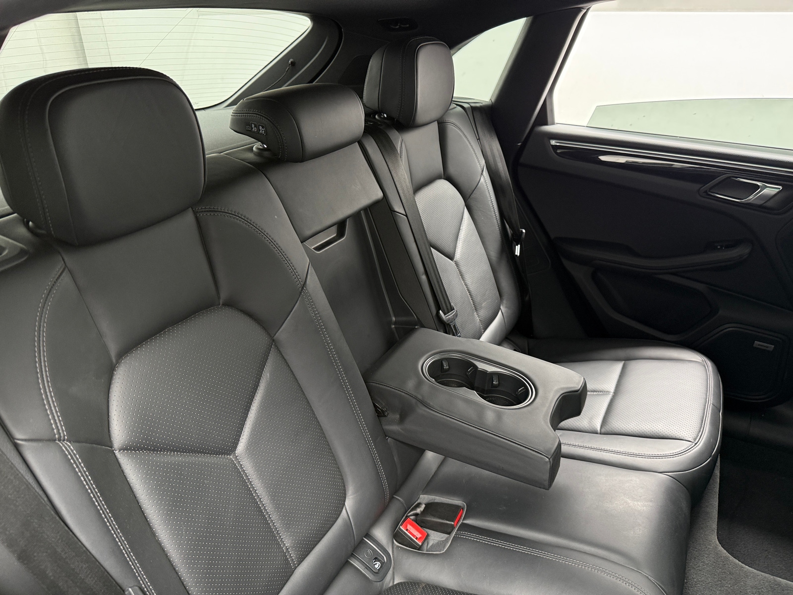 Thumbnail: 2020 Porsche Macan - 5