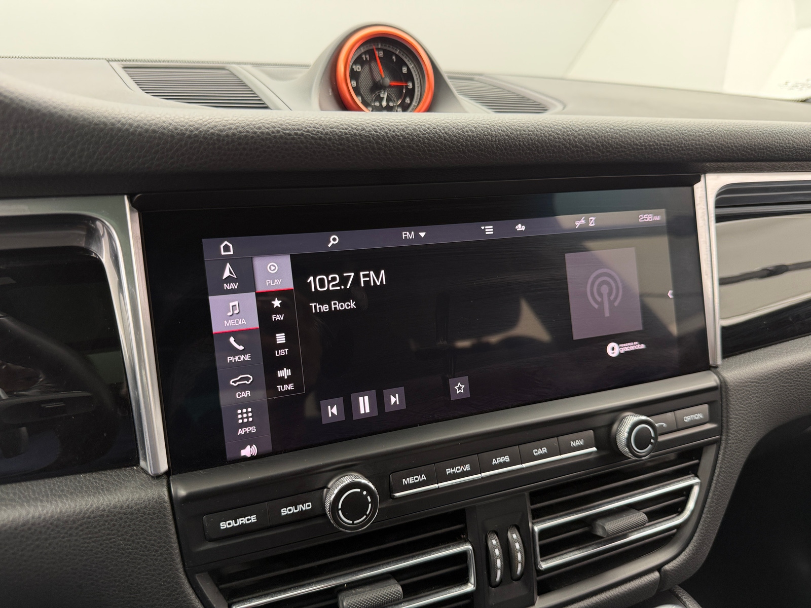 Thumbnail: 2020 Porsche Macan - 3