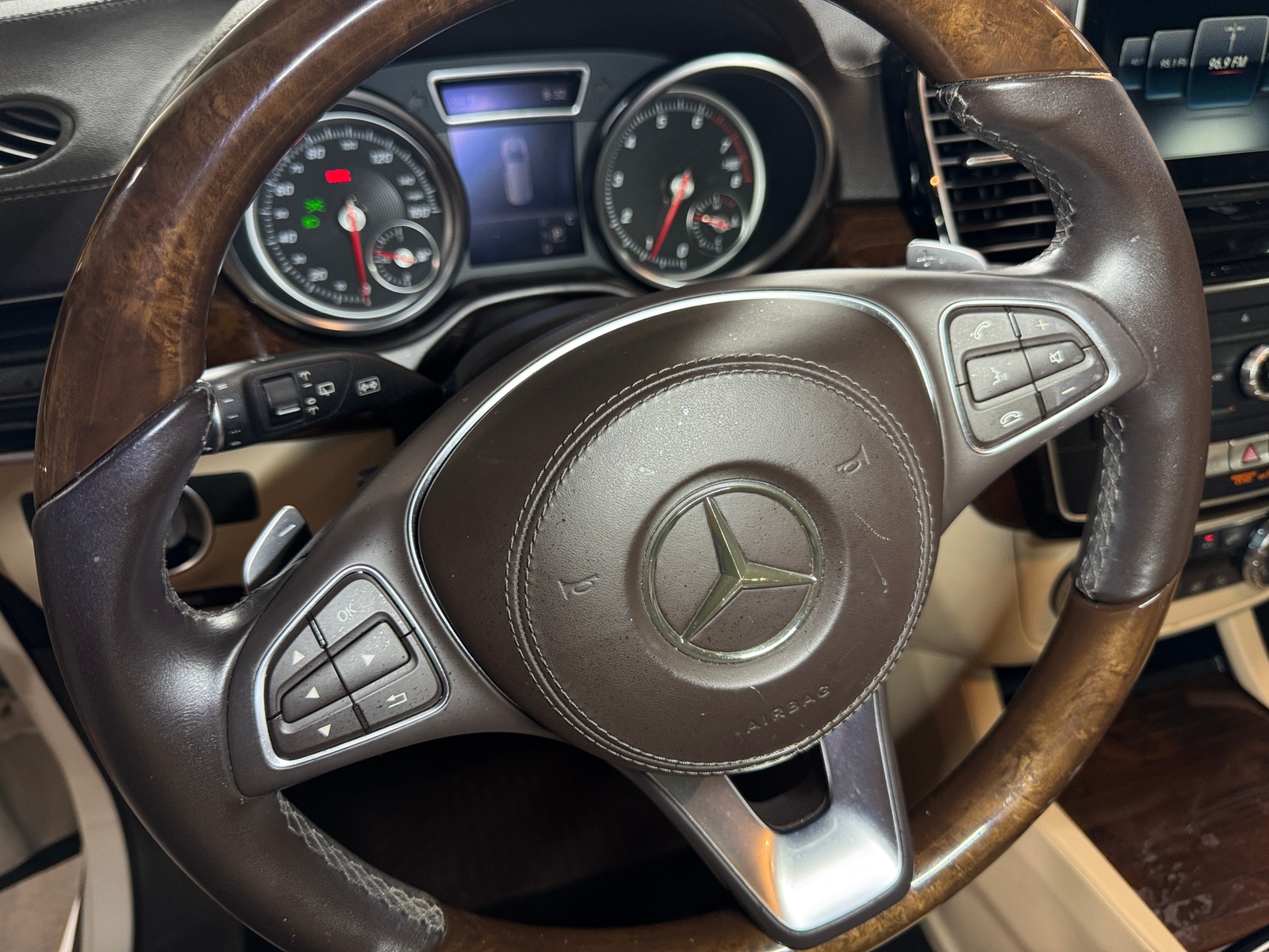Thumbnail: 2017 Mercedes-Benz GLS - 4
