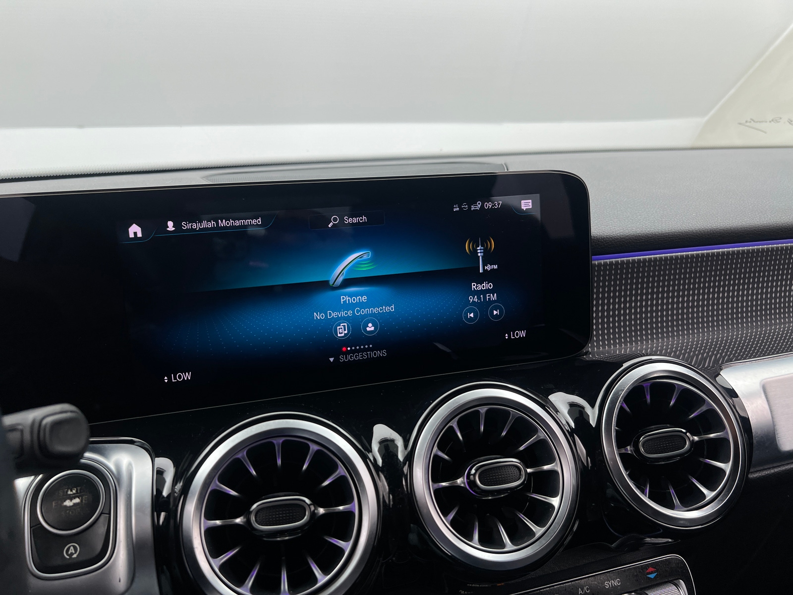 Thumbnail: 2022 Mercedes-Benz GLB - 3