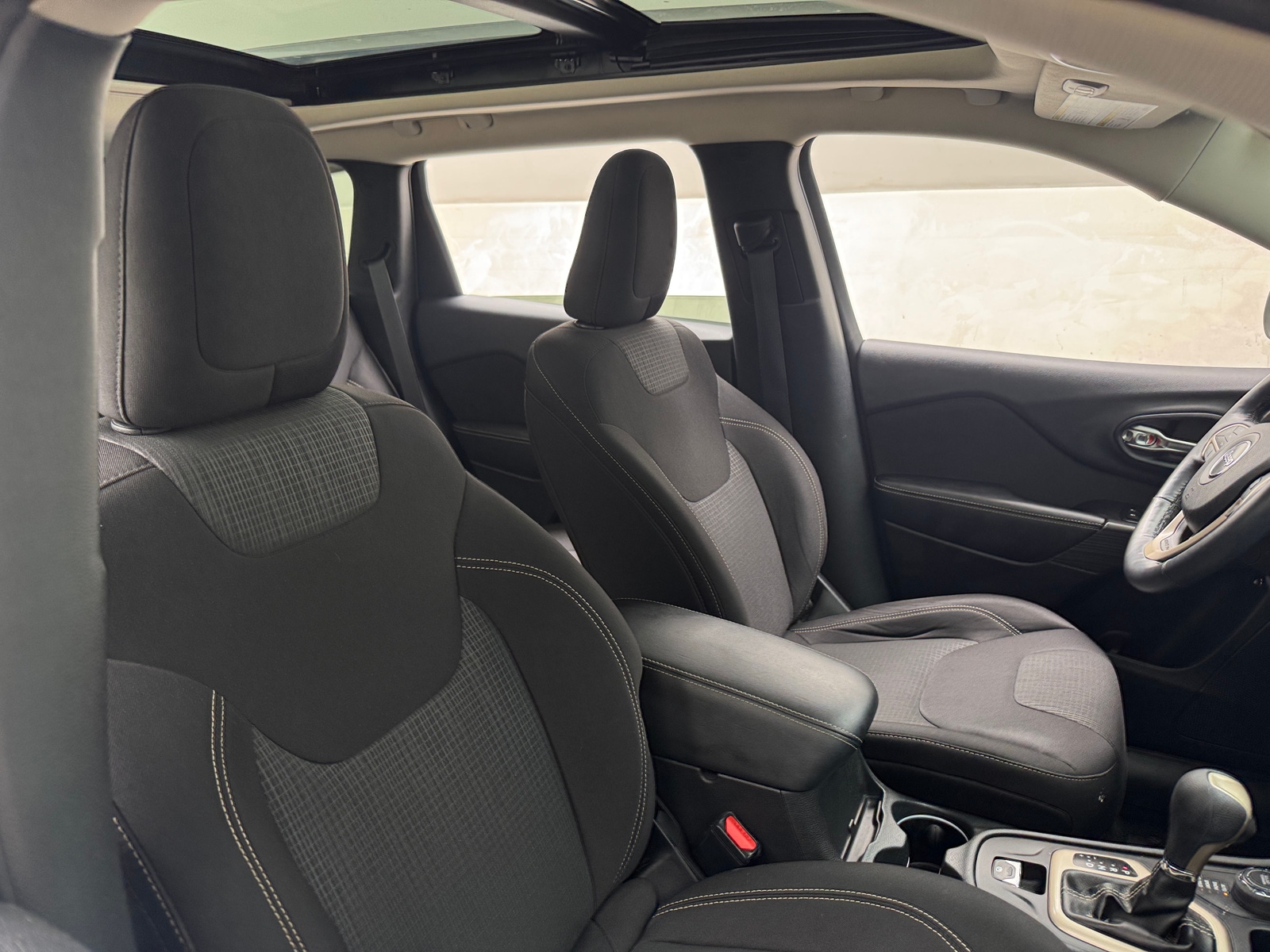 Thumbnail: 2015 Jeep Cherokee - 2