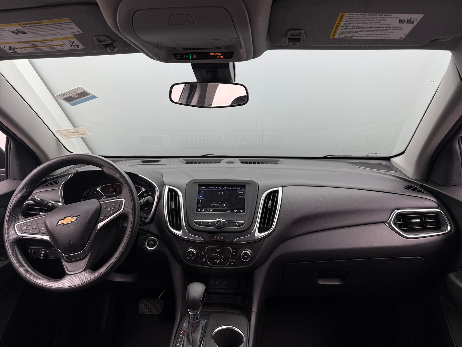 Thumbnail: 2022 Chevrolet Equinox - 3