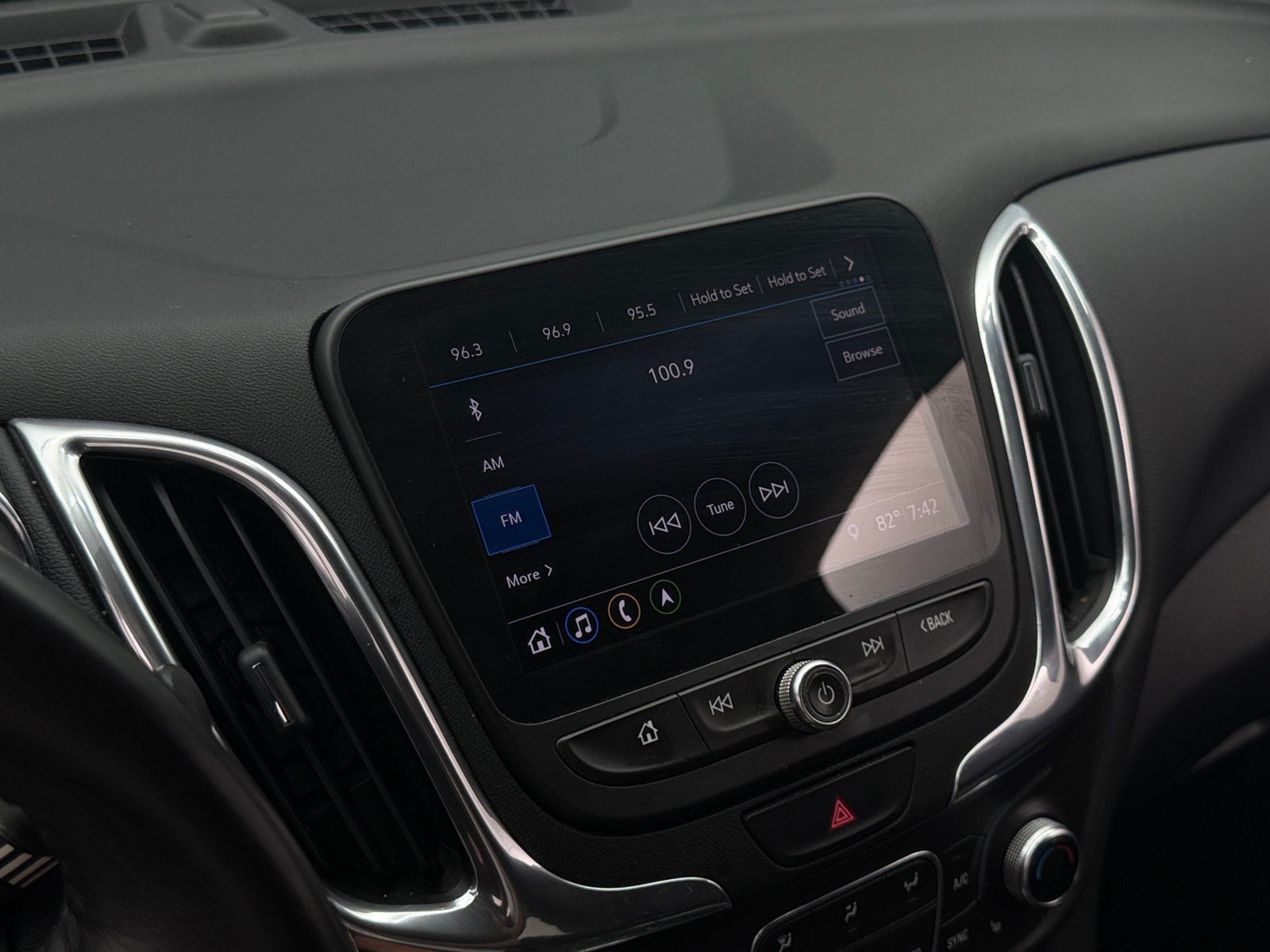 Thumbnail: 2019 Chevrolet Equinox - 4