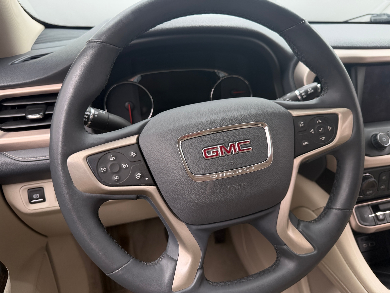 Thumbnail: 2023 GMC Acadia - 4
