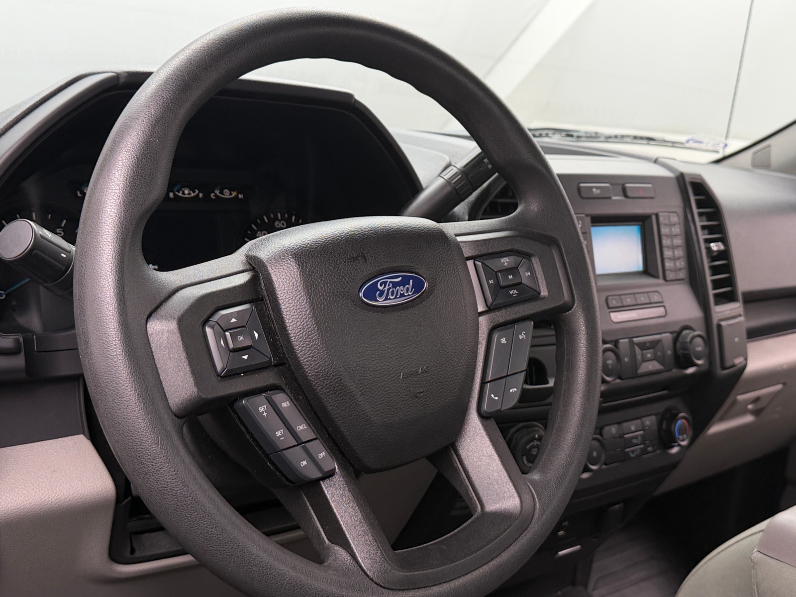 Thumbnail: 2017 Ford Econoline - 4
