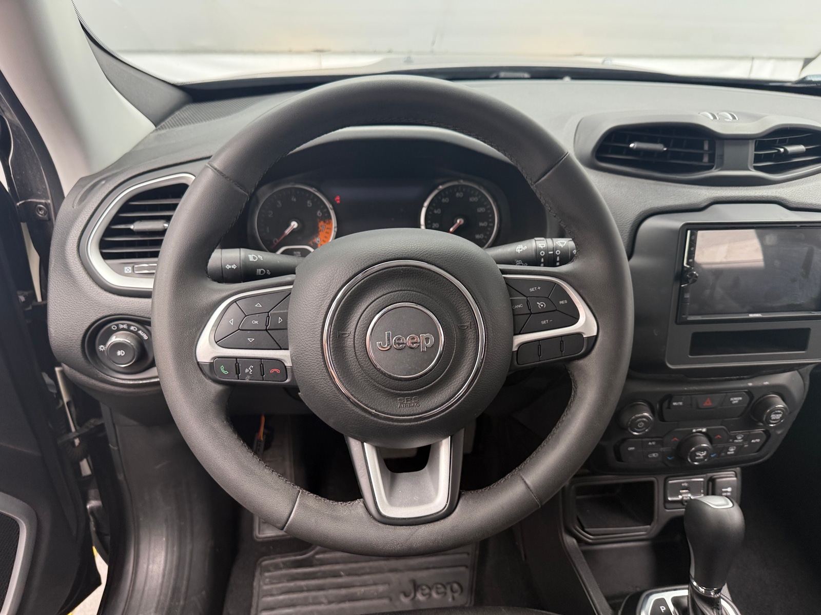 Thumbnail: 2018 Jeep Renegade - 5