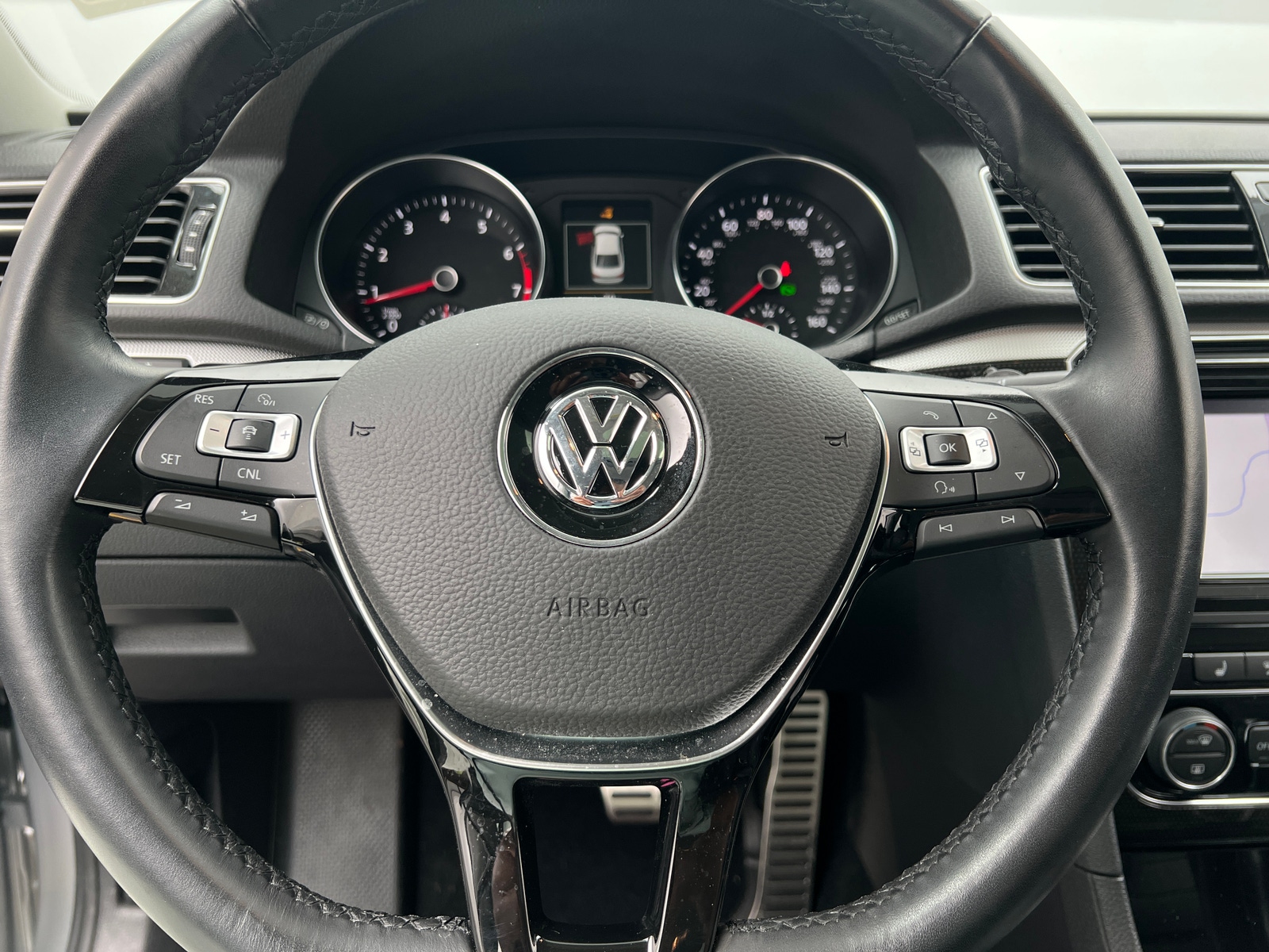 Thumbnail: 2019 Volkswagen Passat - 4