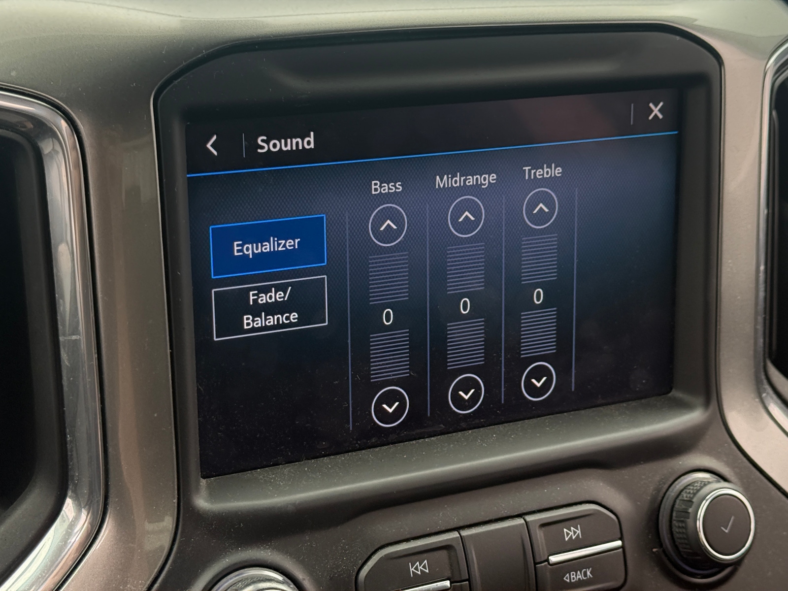 Thumbnail: 2020 Chevrolet Silverado 1500 - 4