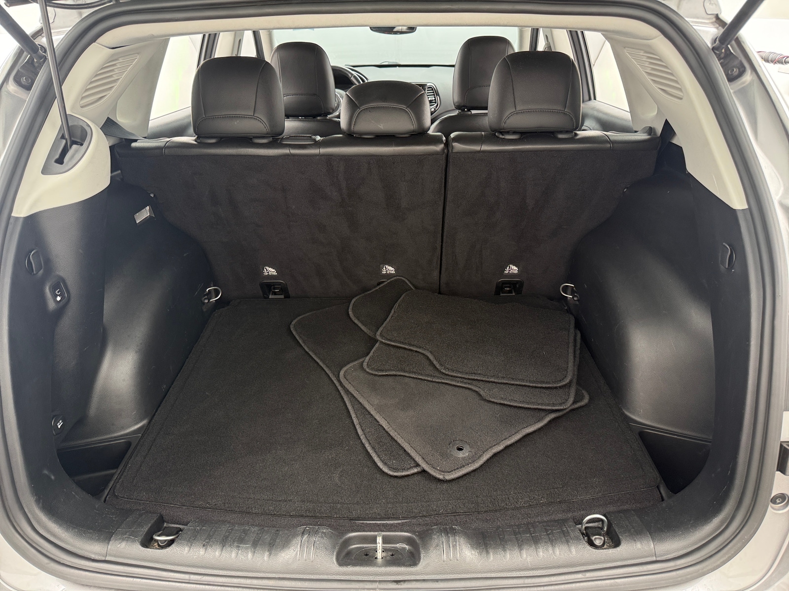 Thumbnail: 2018 Jeep Compass - 6