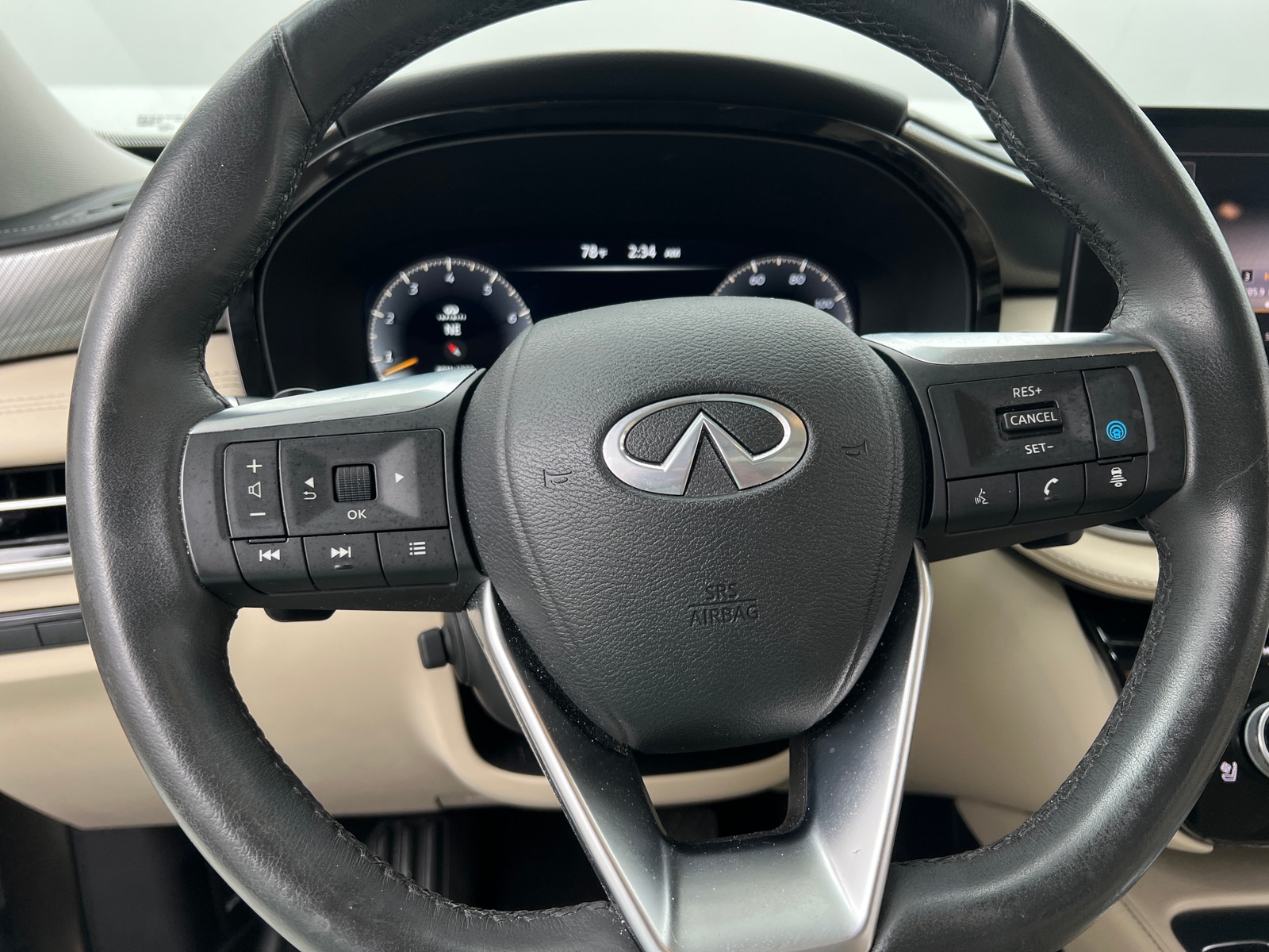 Thumbnail: 2023 INFINITI QX60 - 4