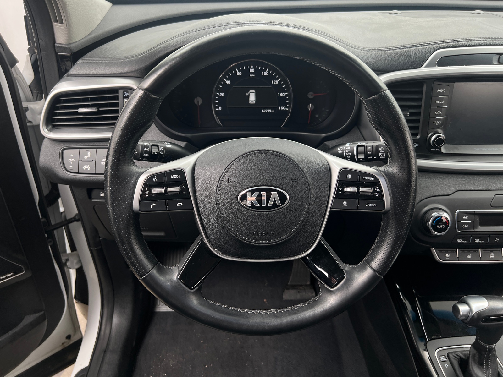 Thumbnail: 2019 Kia Sorento - 4