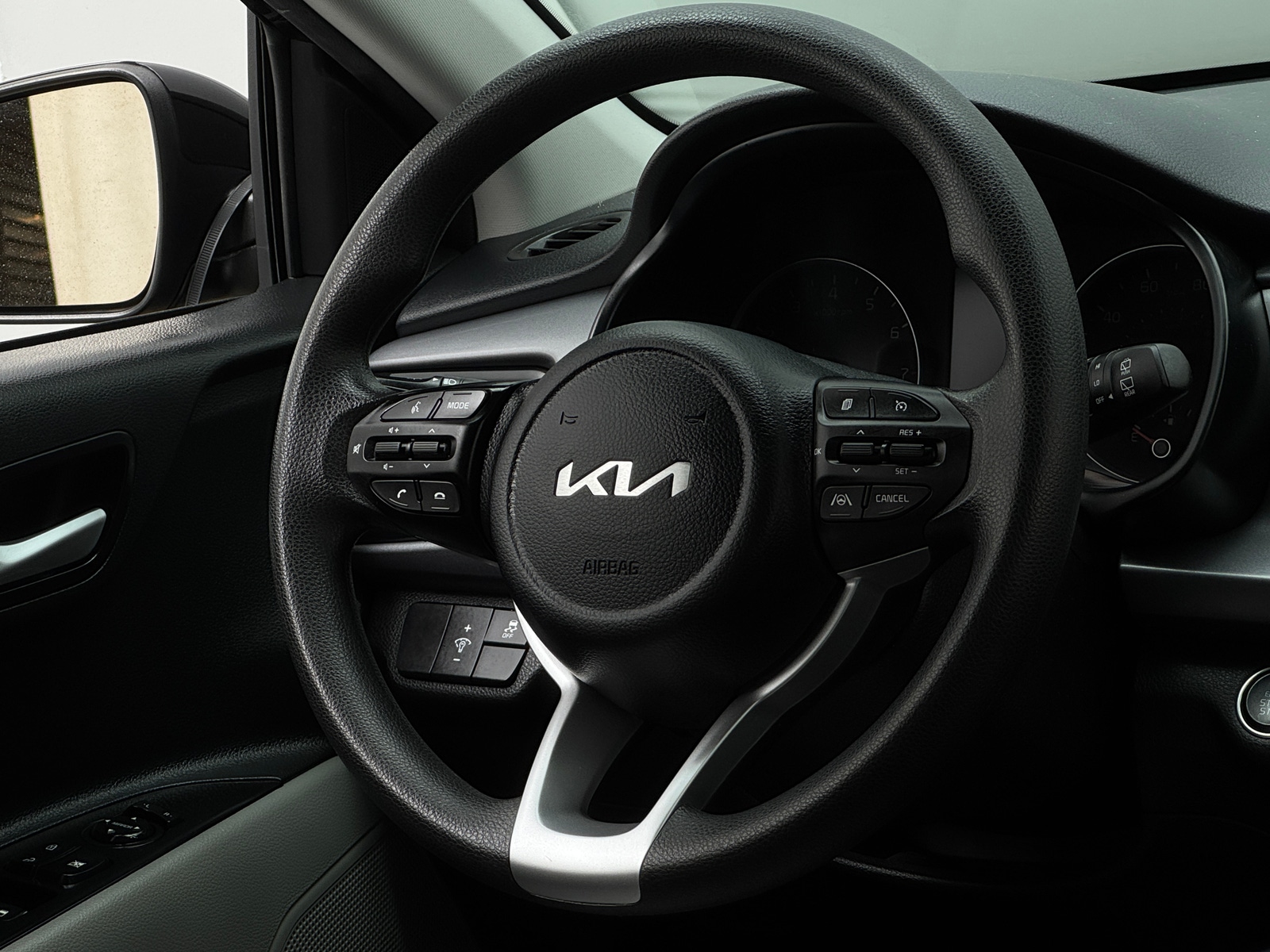 Thumbnail: 2023 Kia Rio - 5