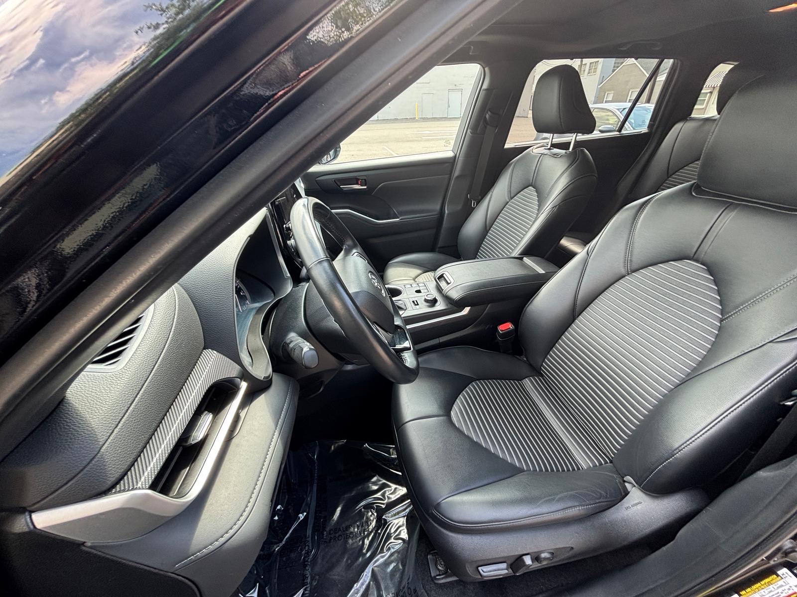 Thumbnail: 2024 Toyota Highlander - 2