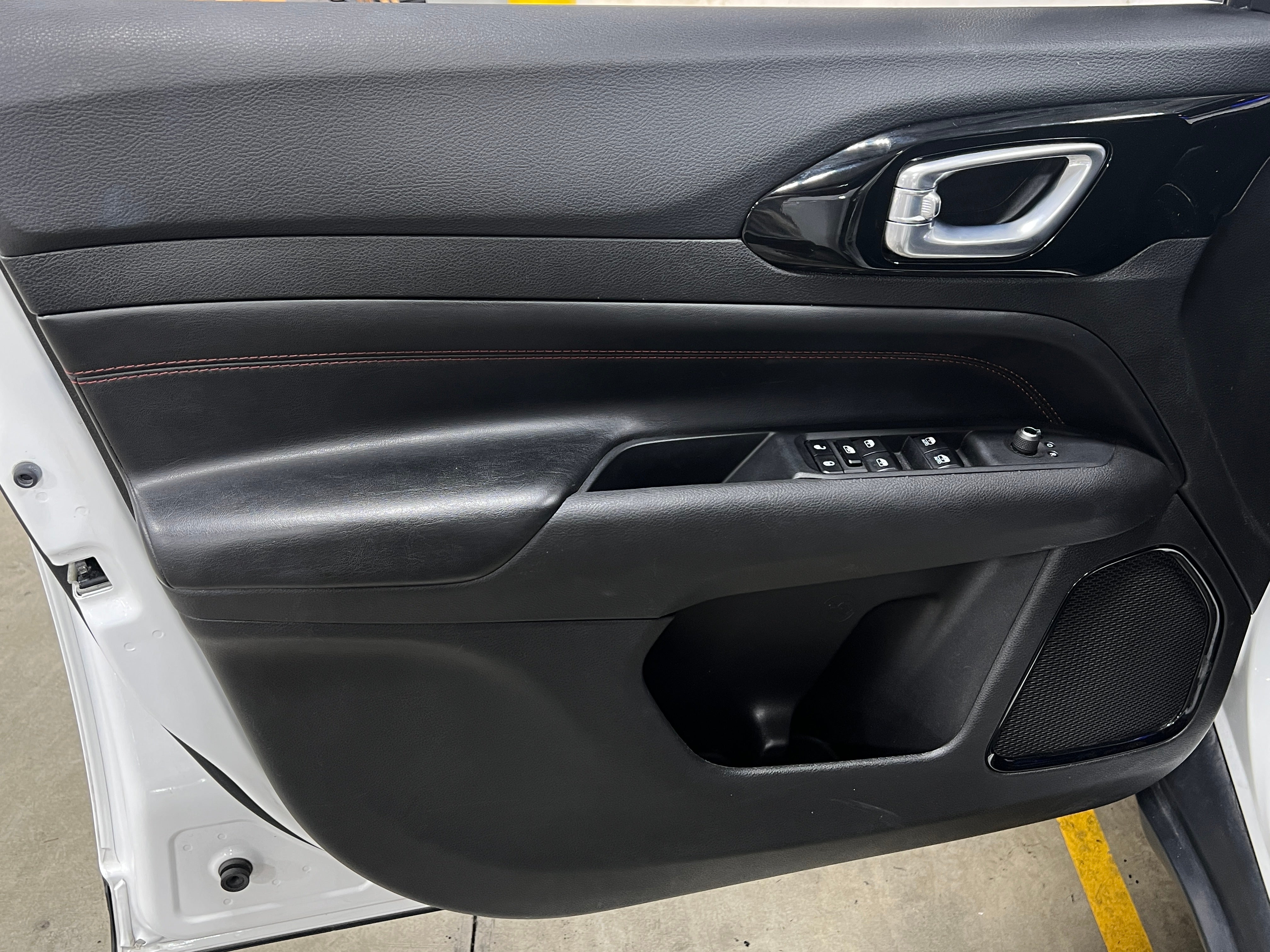 2025 Jeep Compass Trailhawk - Photo 14
