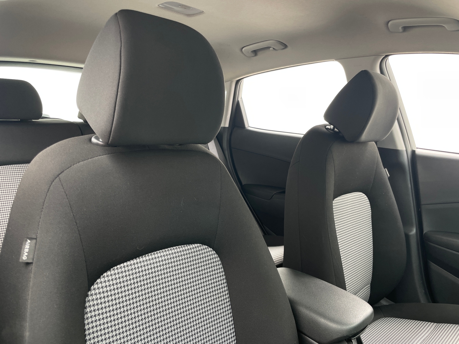 Thumbnail: 2023 Hyundai Kona - 2